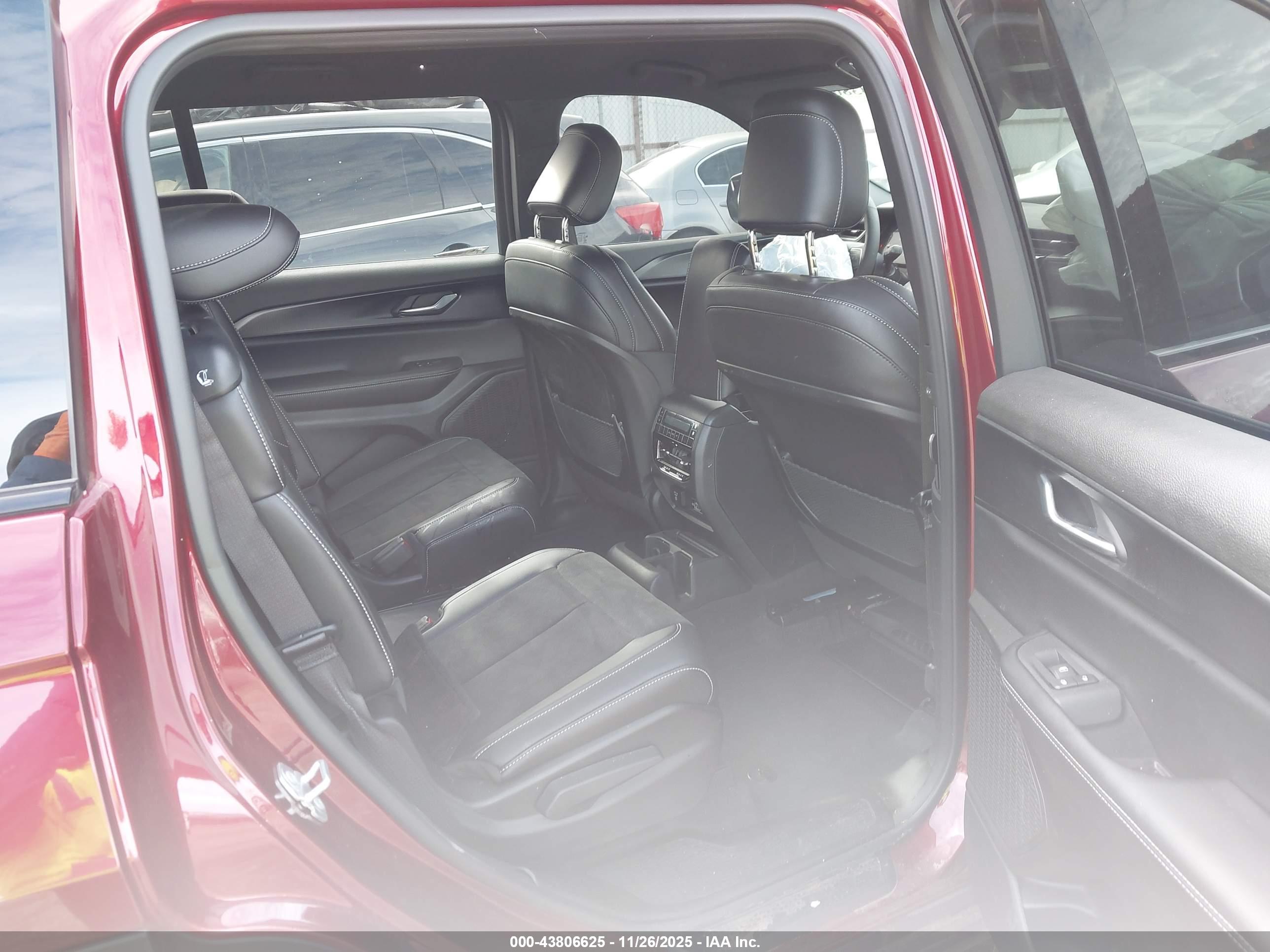 JEEP GRAND image 8