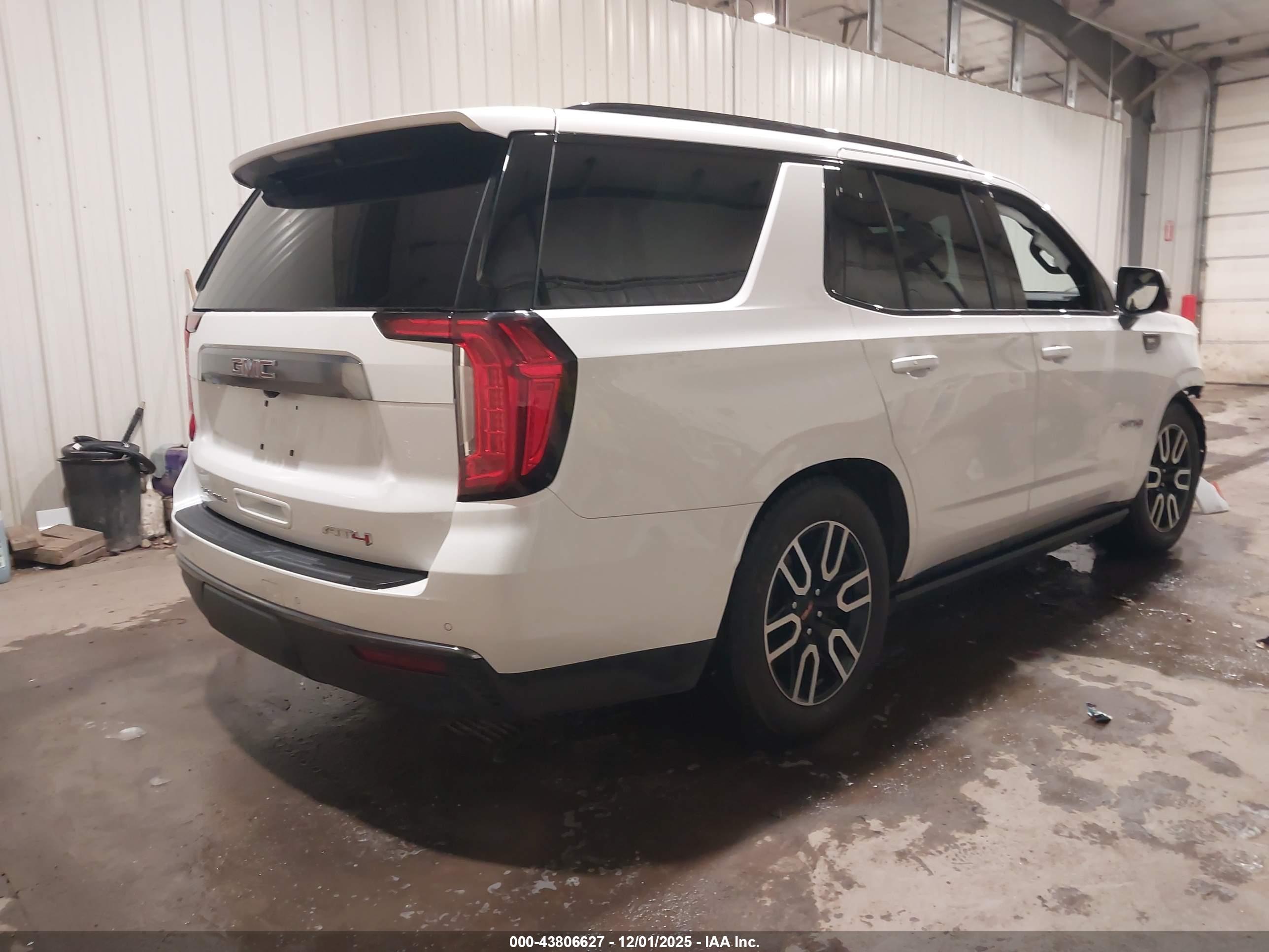 GMC YUKON image 4