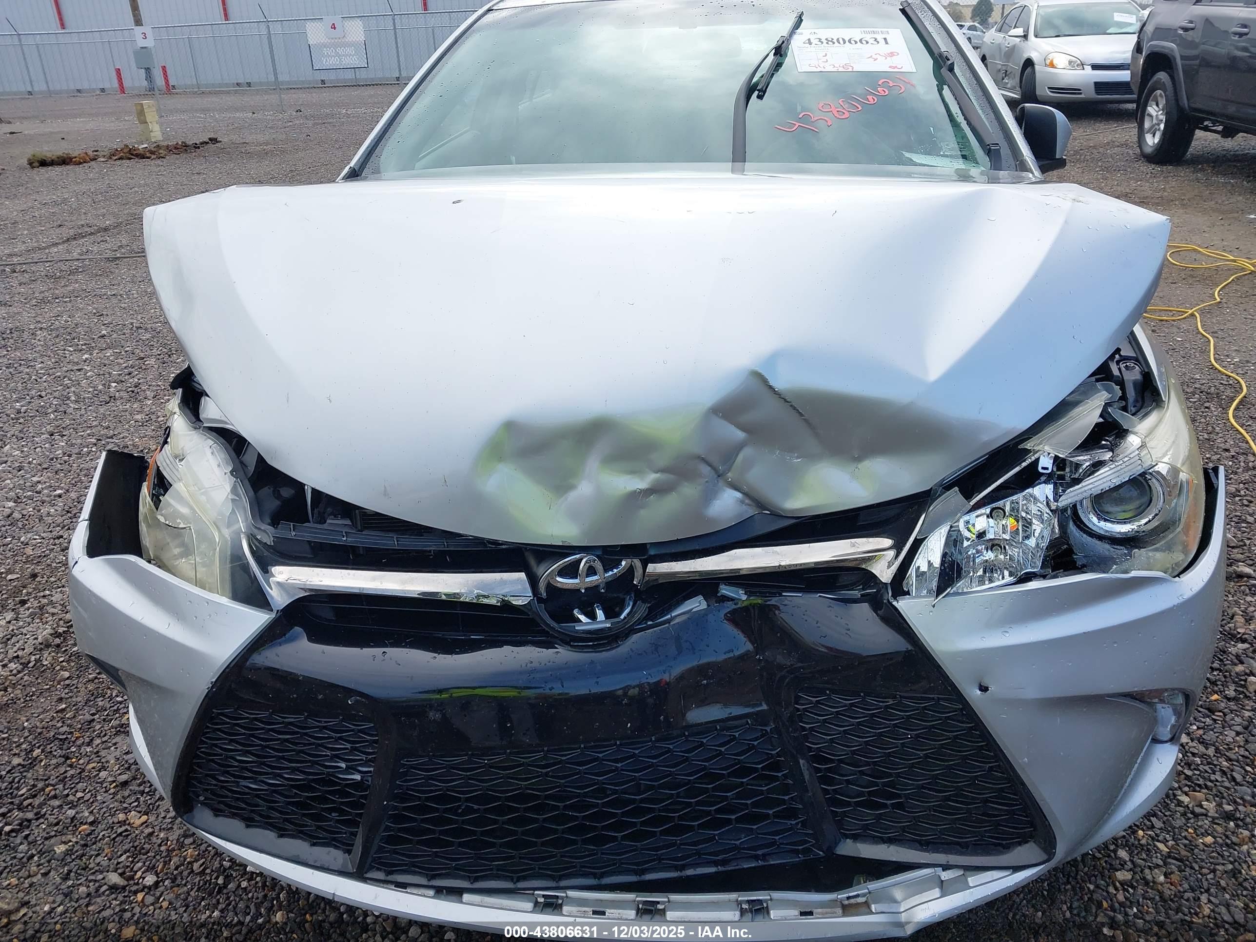 TOYOTA CAMRY image 10