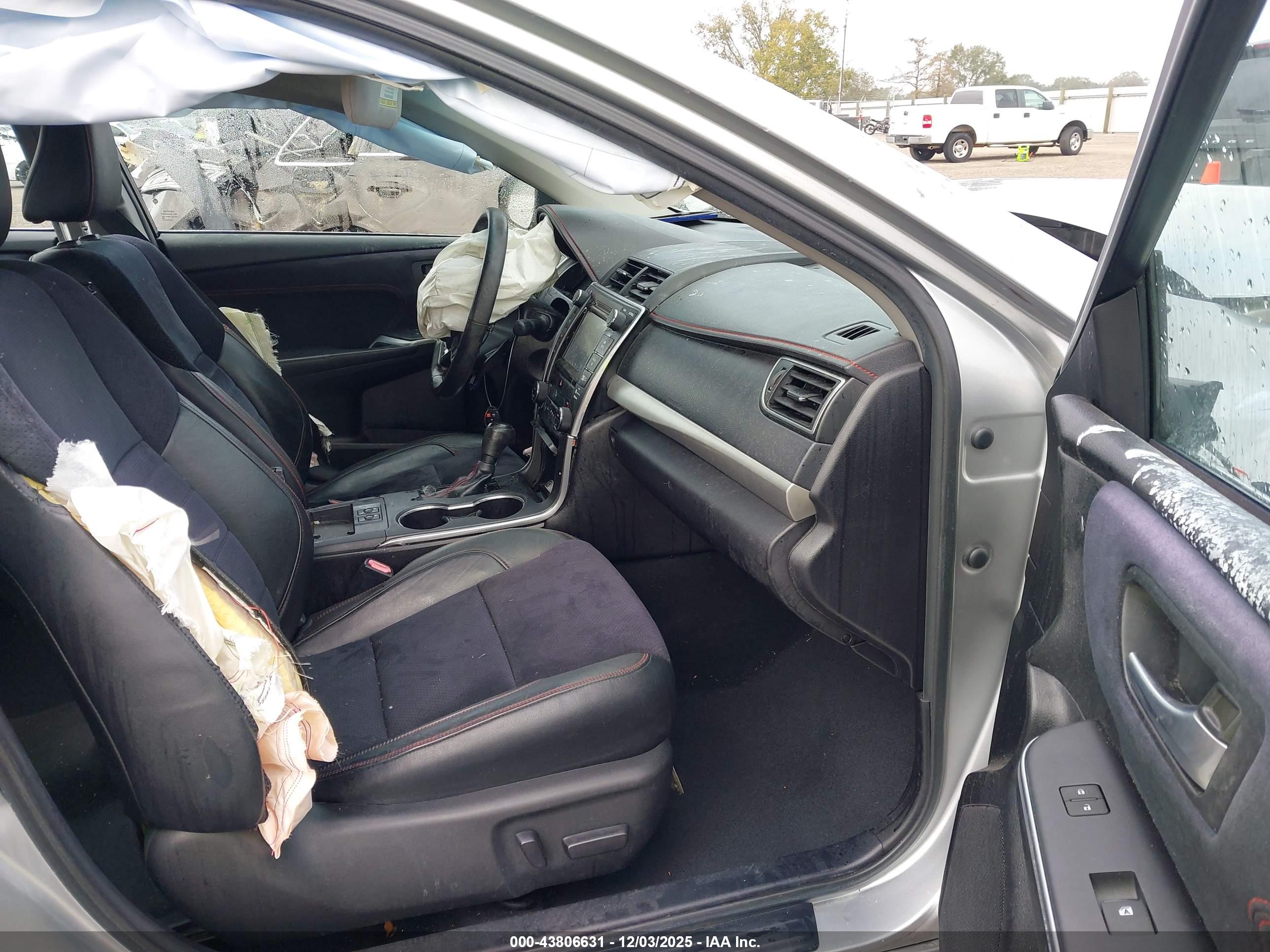 TOYOTA CAMRY image 5