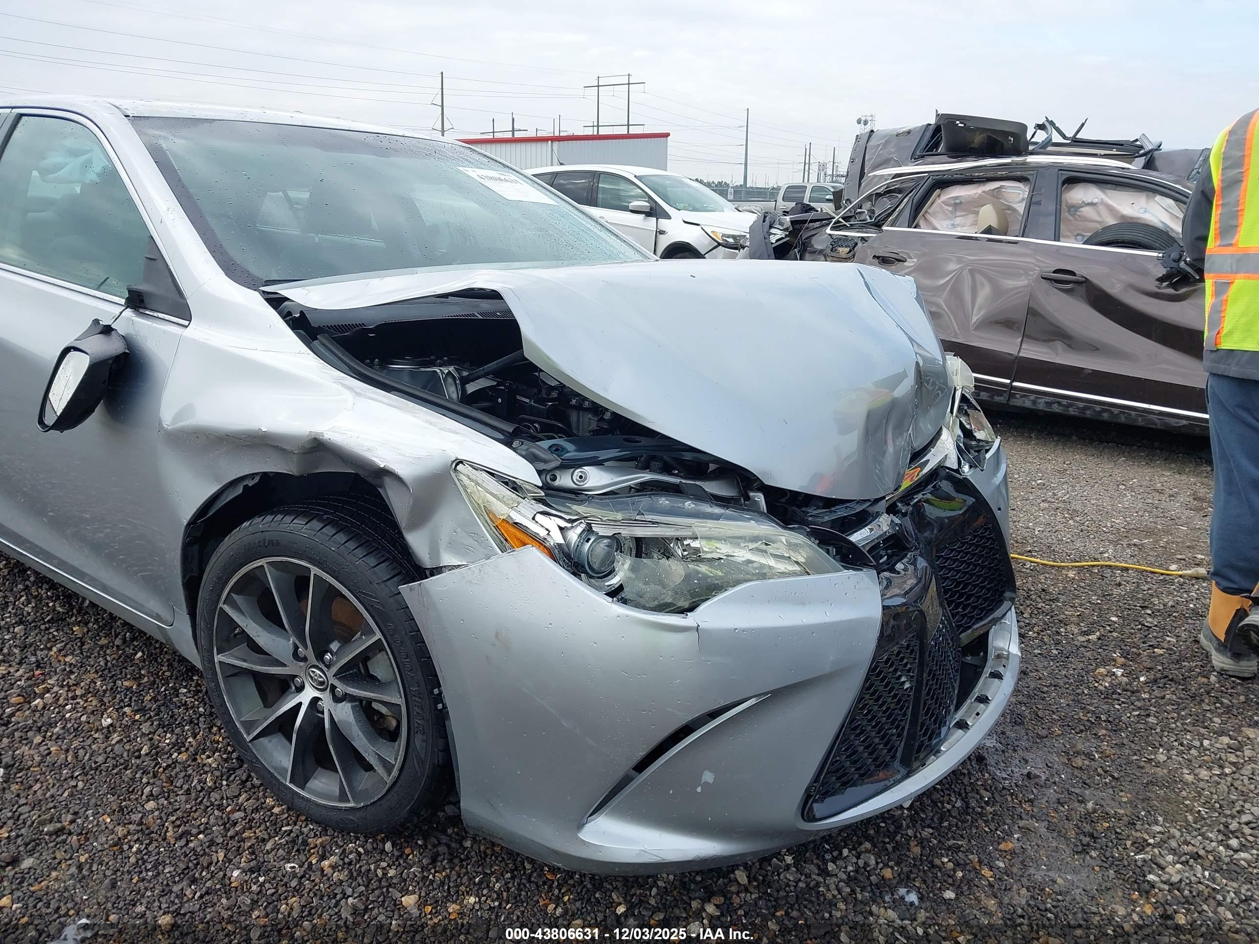 TOYOTA CAMRY image 6