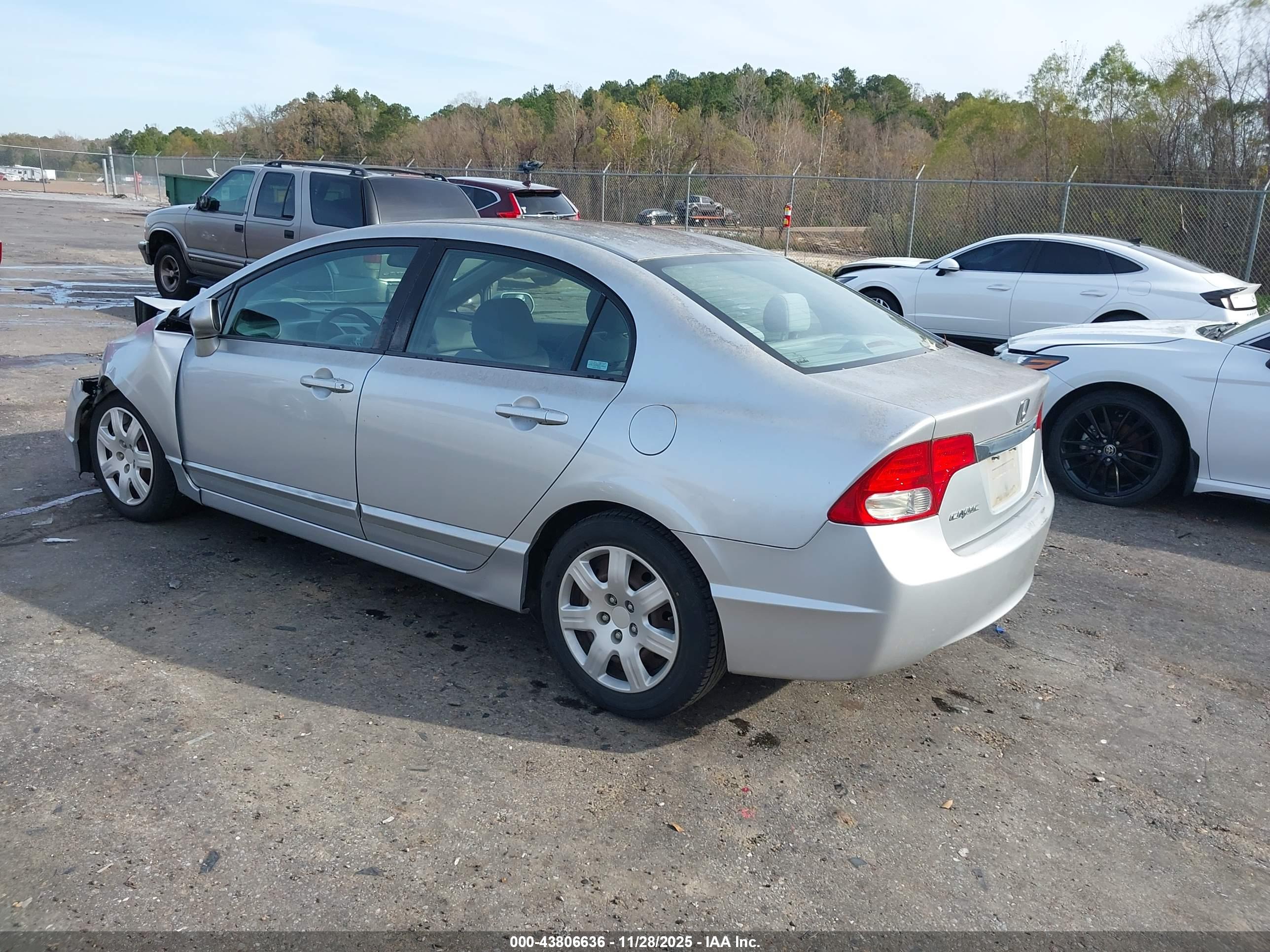HONDA CIVIC image 3