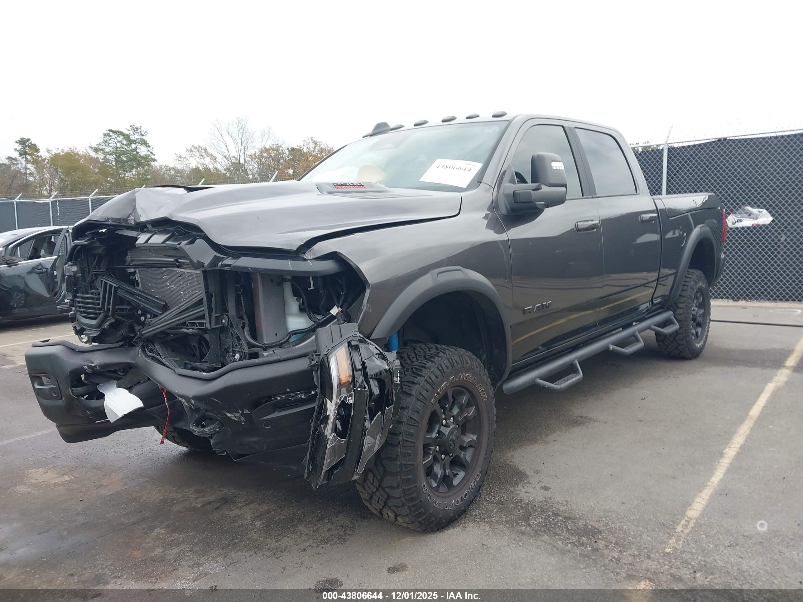 RAM 2500 image 2