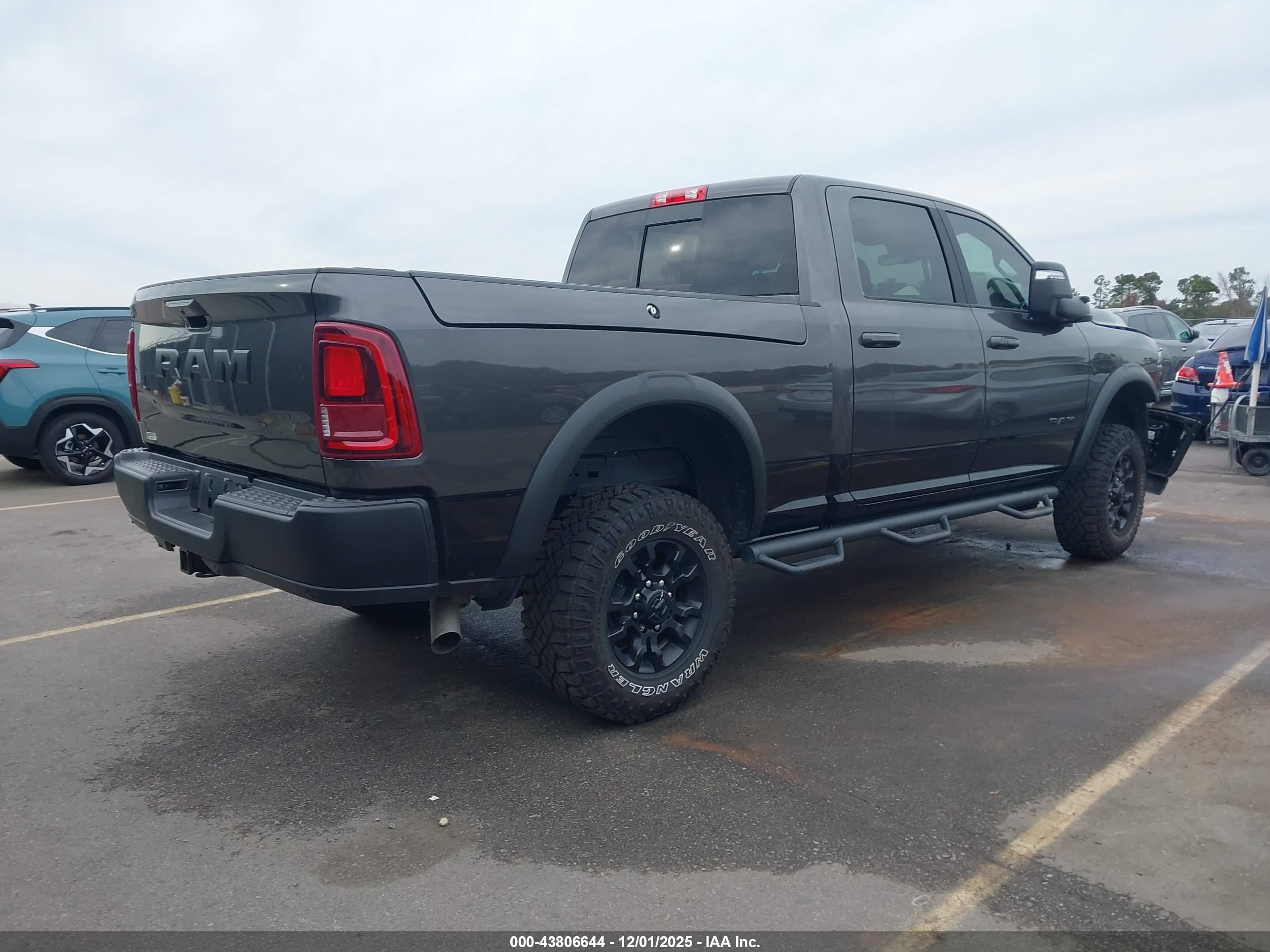 RAM 2500 image 4