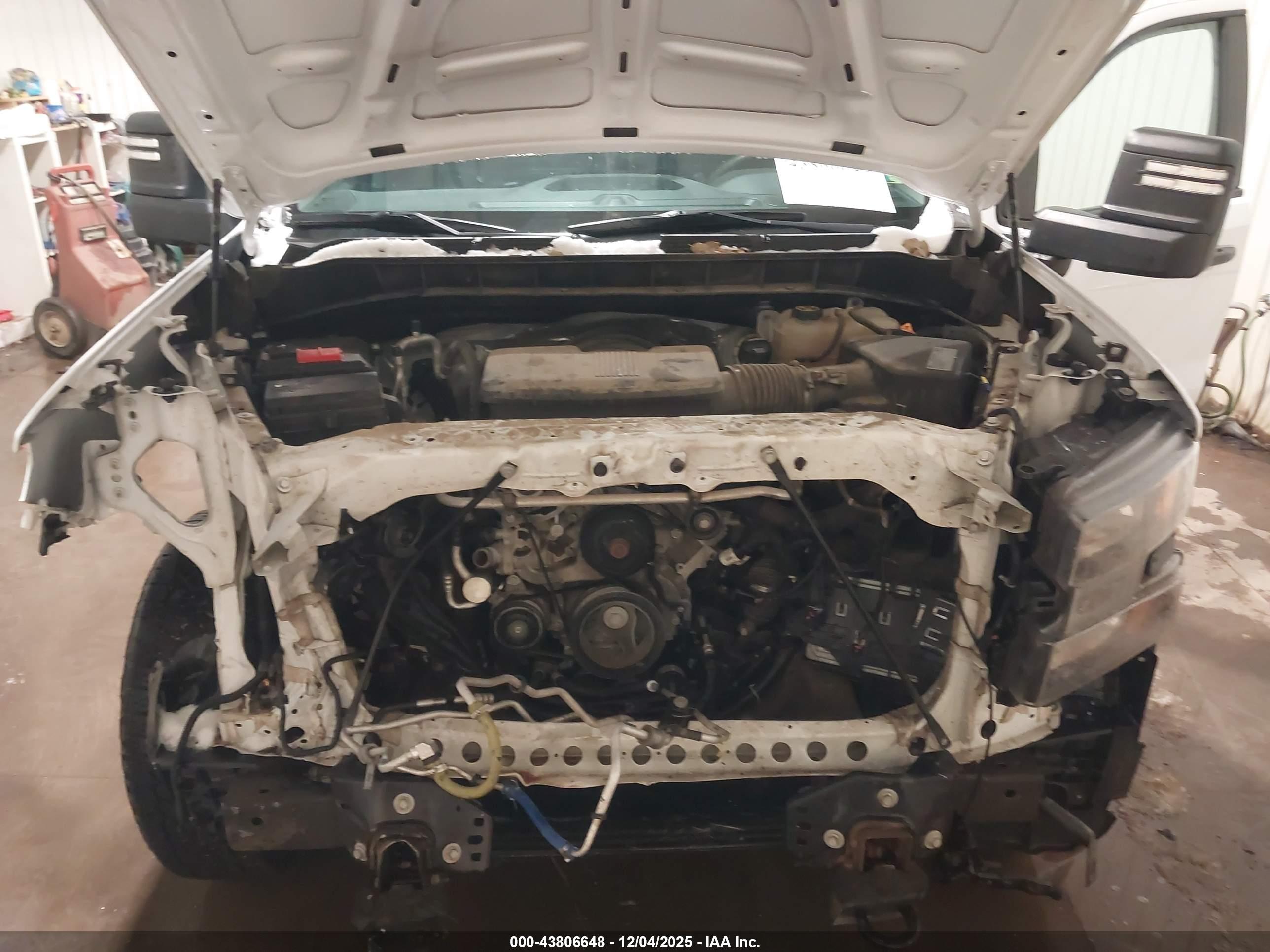 CHEVROLET SILVERADO image 10