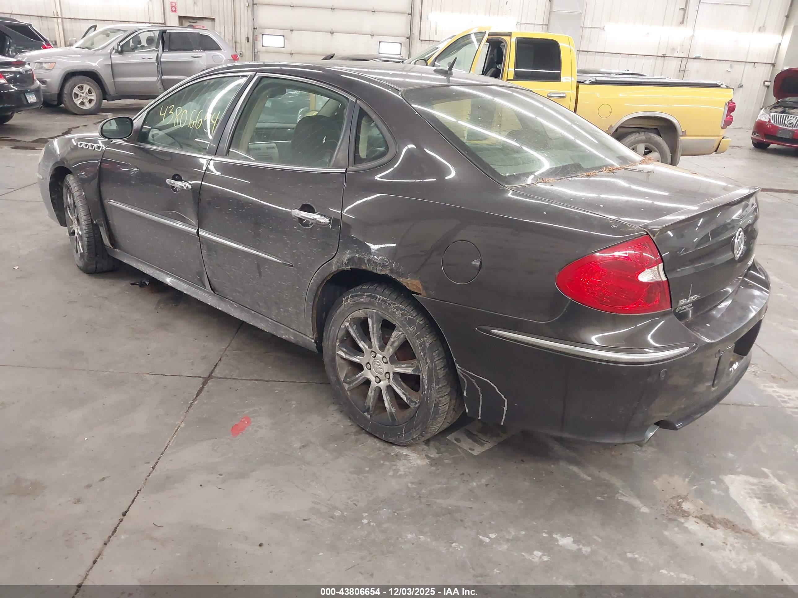 BUICK LACROSSE image 3