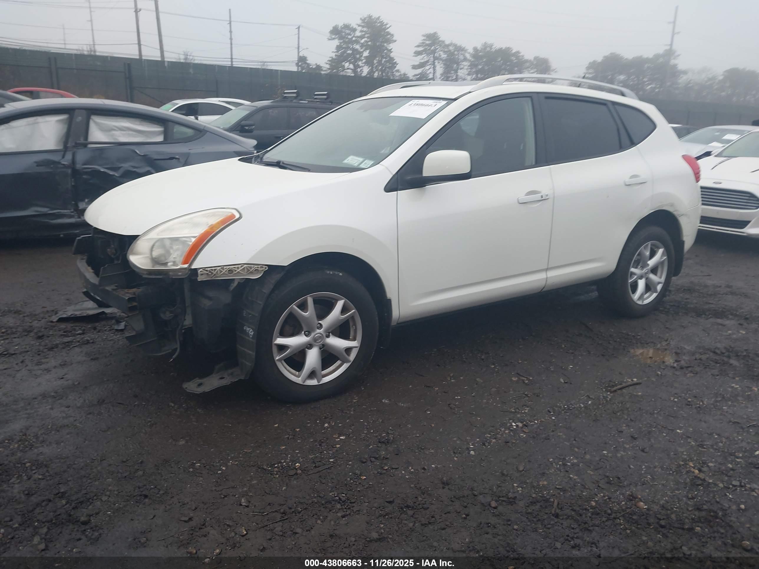 NISSAN ROGUE image 2