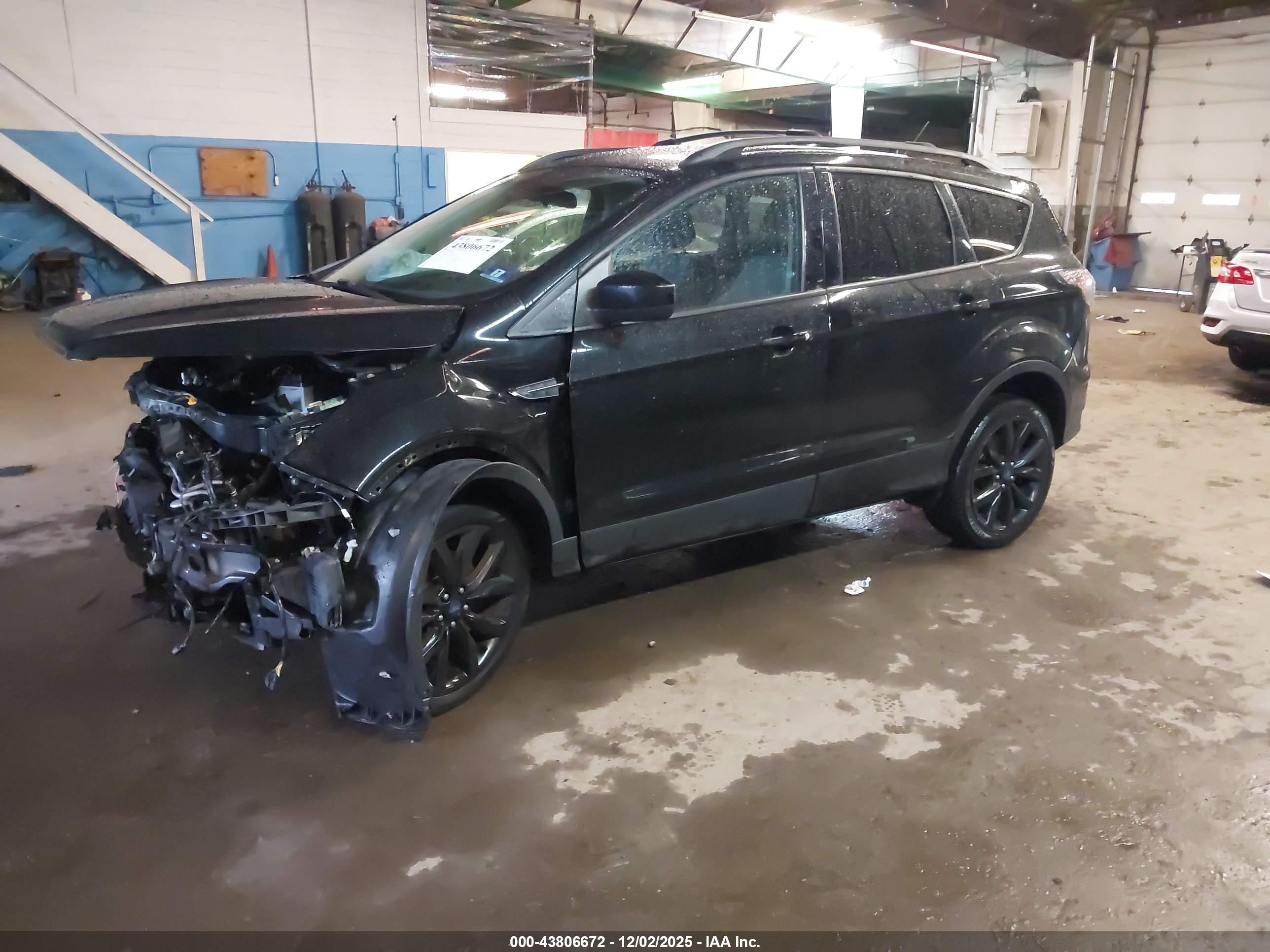 FORD ESCAPE image 2