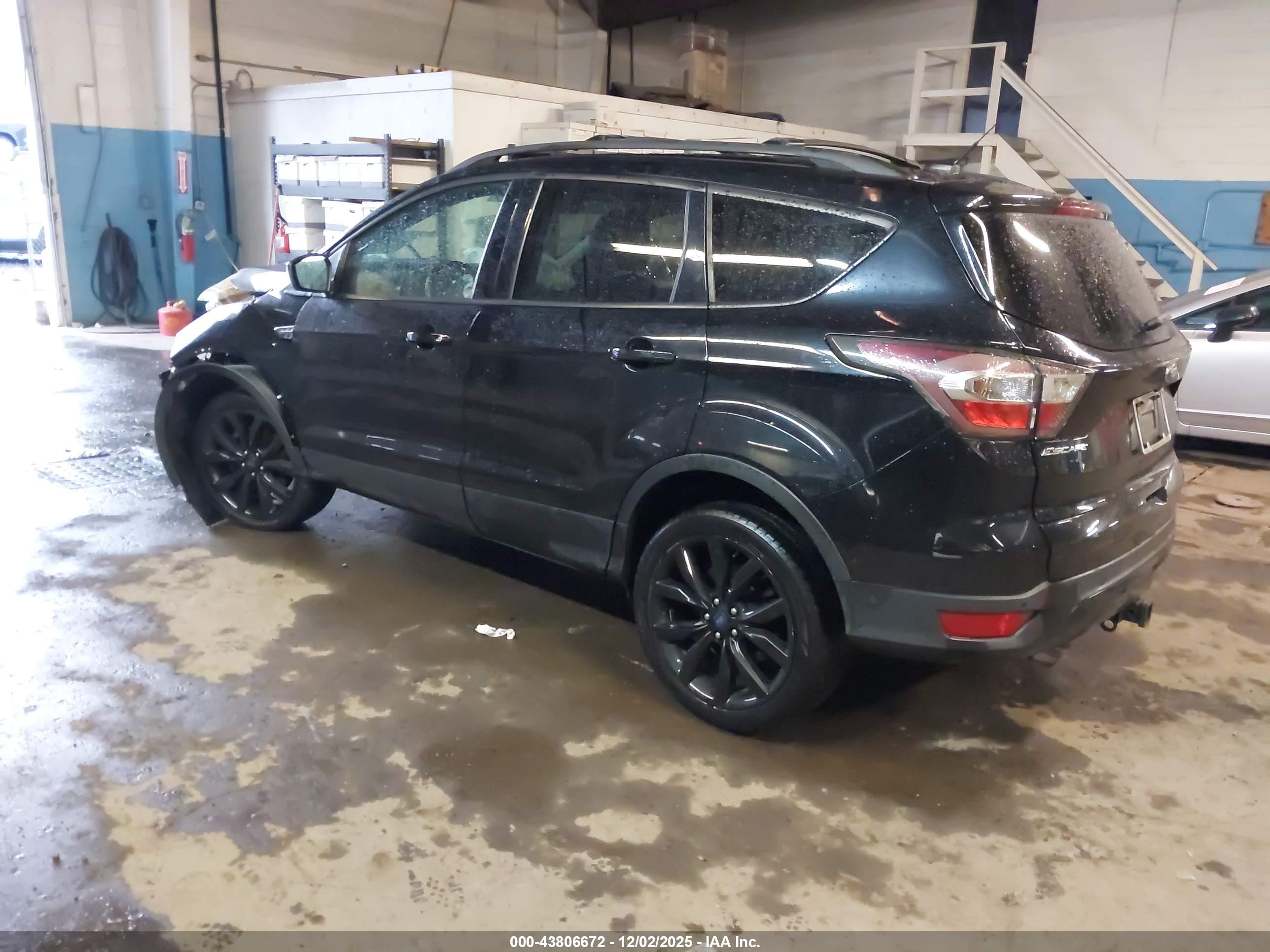 FORD ESCAPE image 3