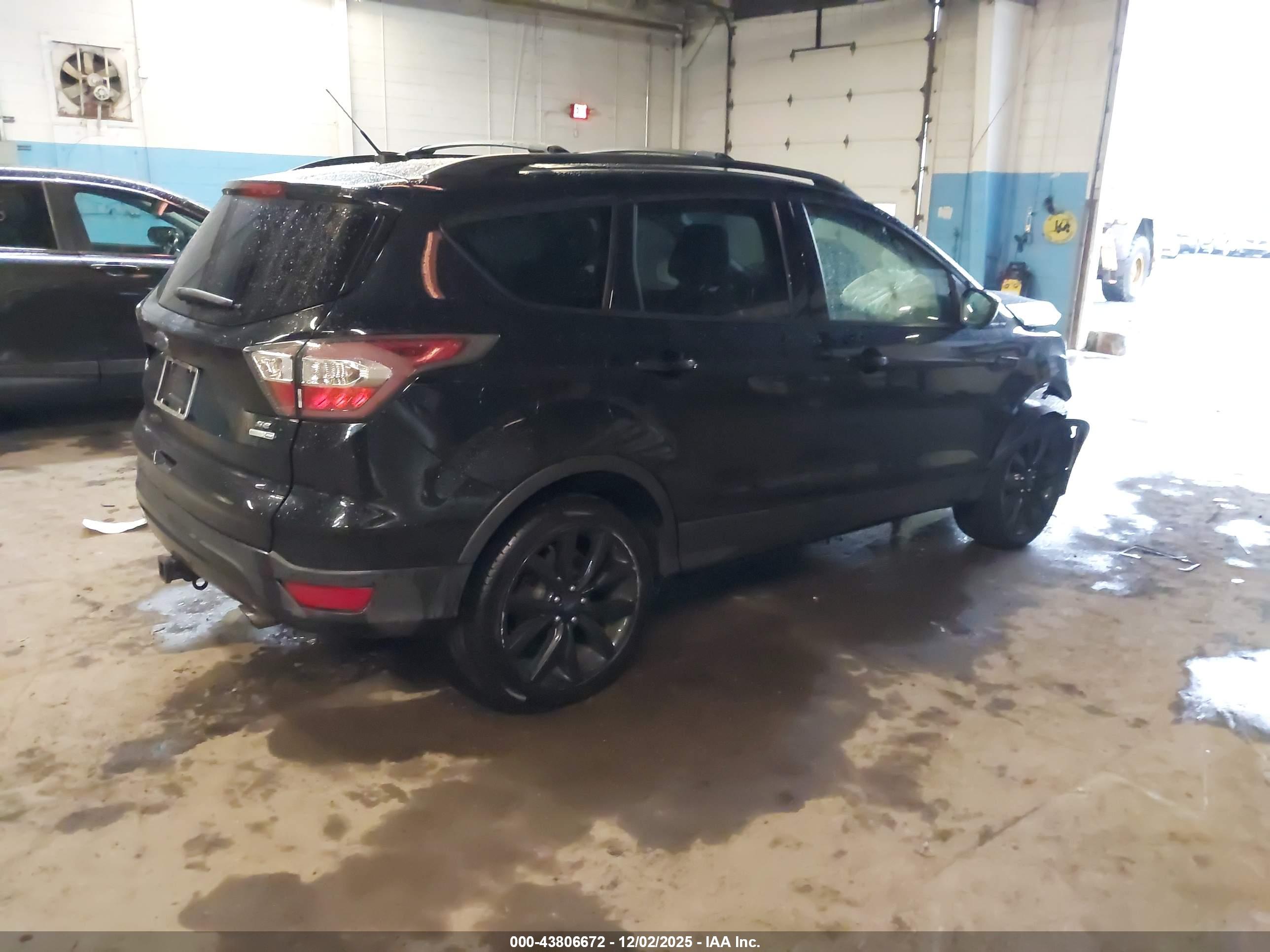 FORD ESCAPE image 4