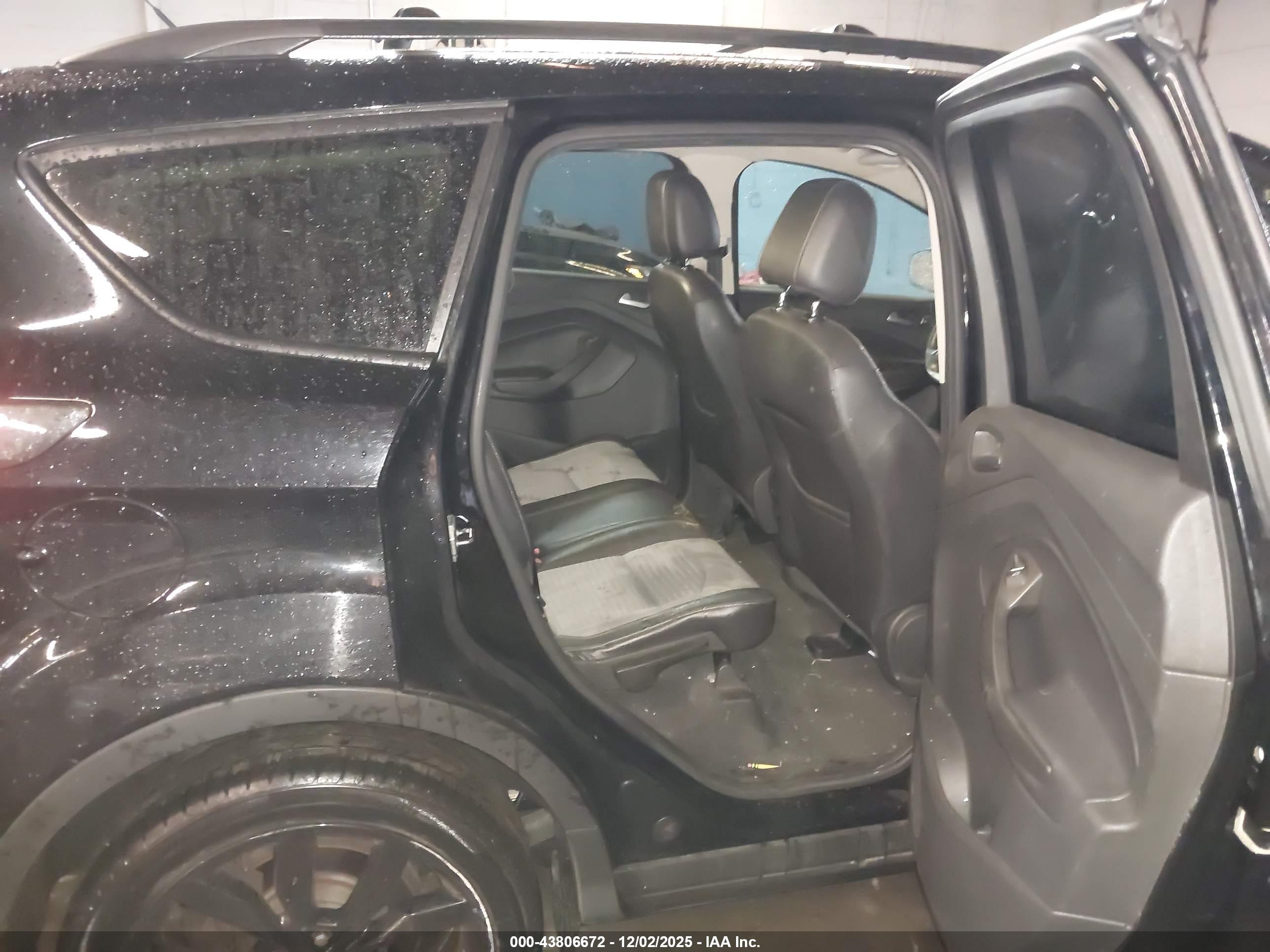 FORD ESCAPE image 8