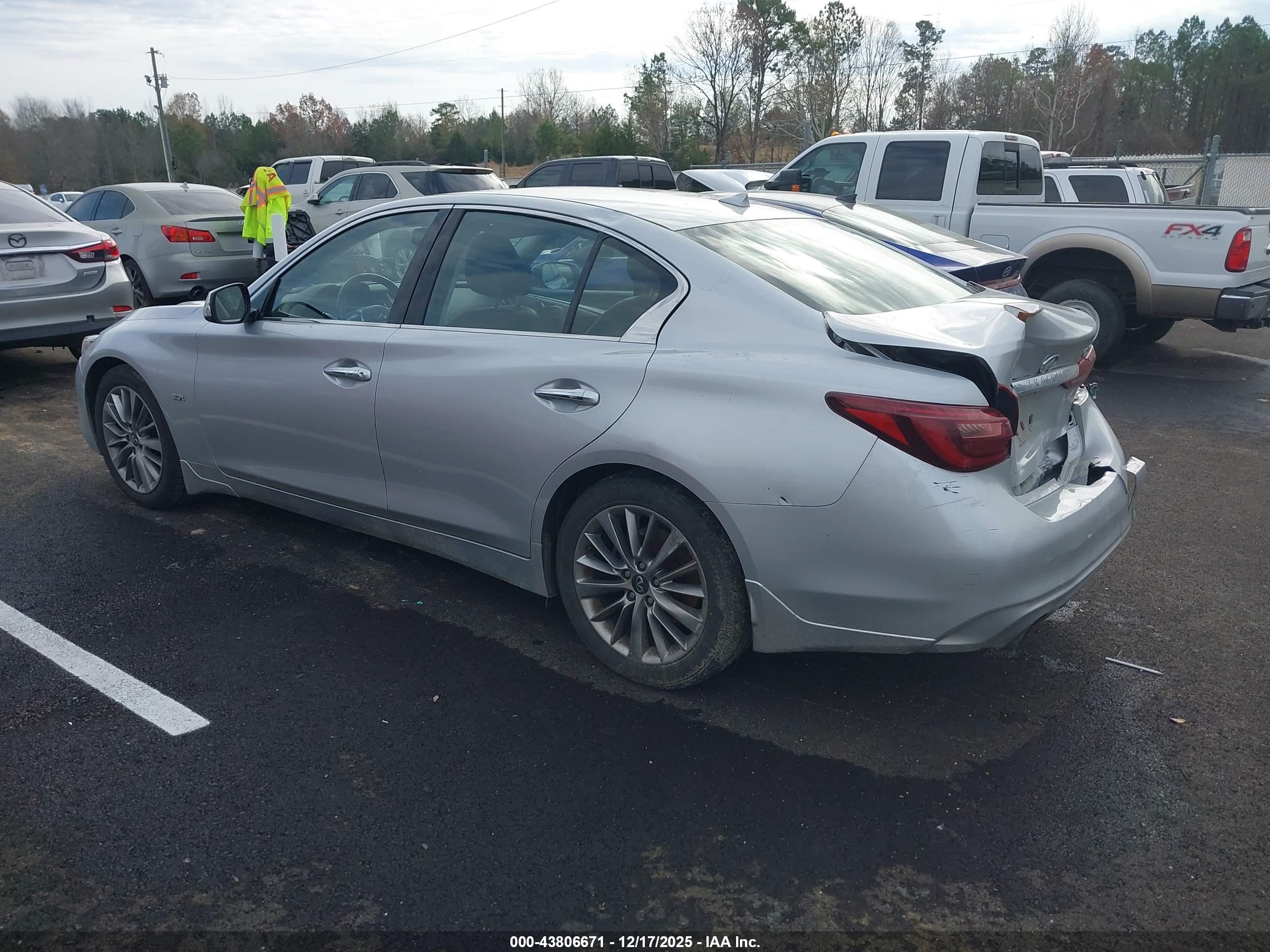 INFINITI Q50 image 3