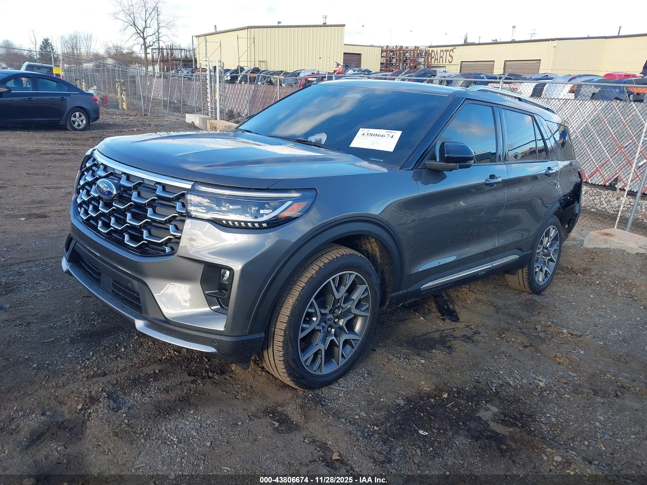 FORD EXPLORER image 2