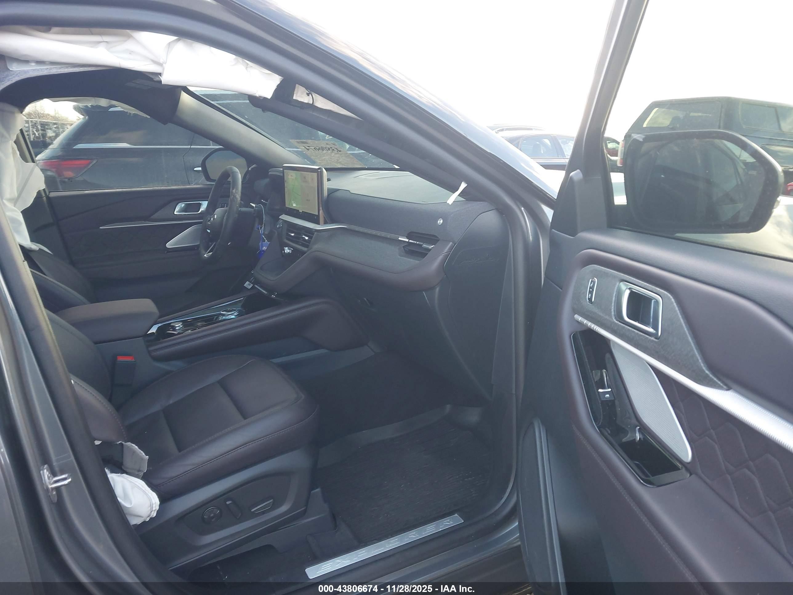 FORD EXPLORER image 5