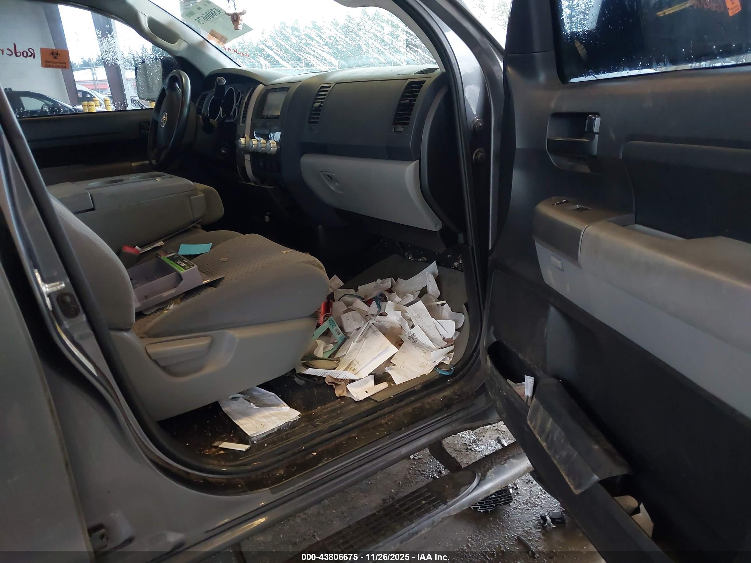 TOYOTA TUNDRA image 5