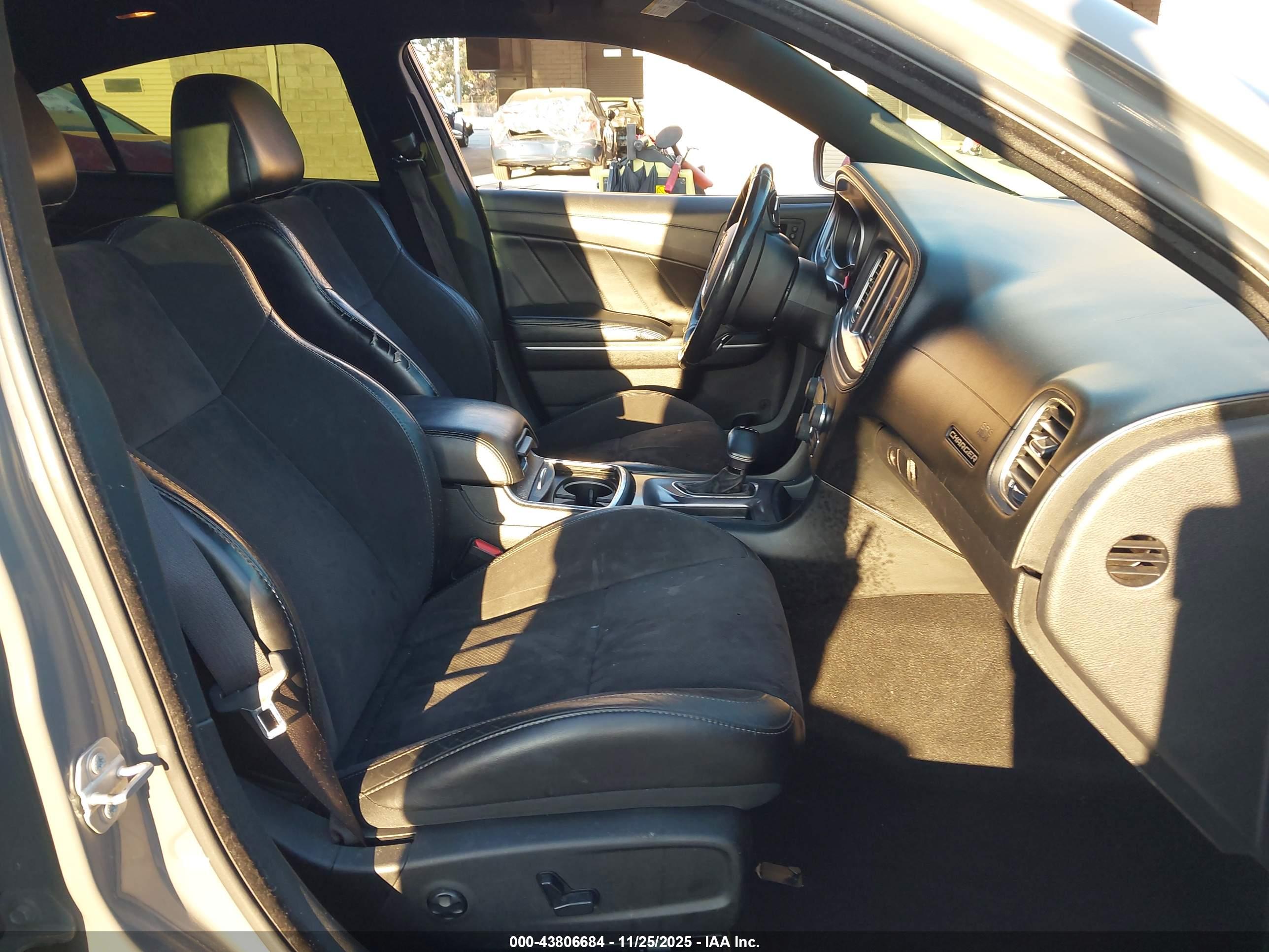 DODGE CHARGER image 5