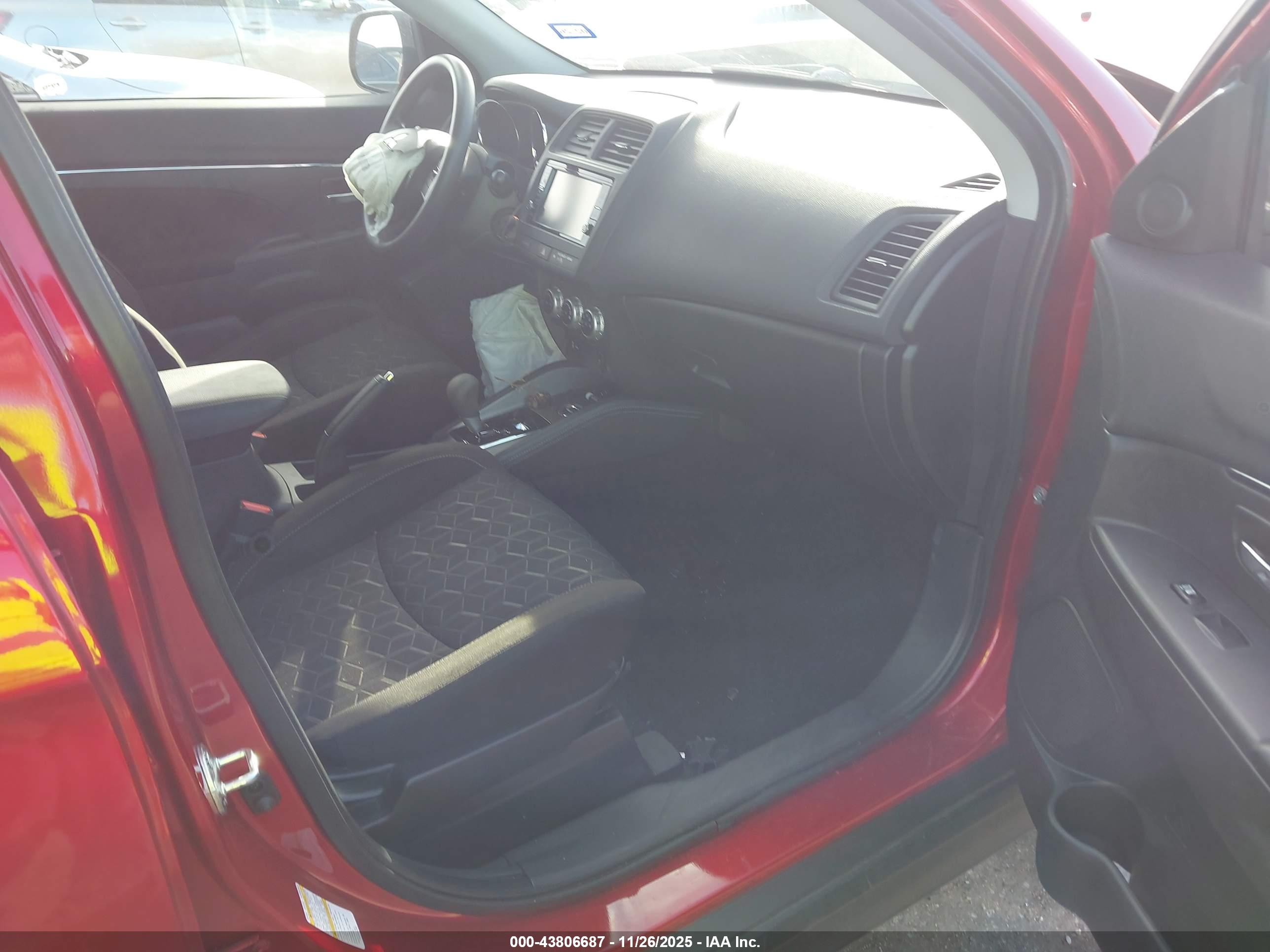 MITSUBISHI OUTLANDER image 5