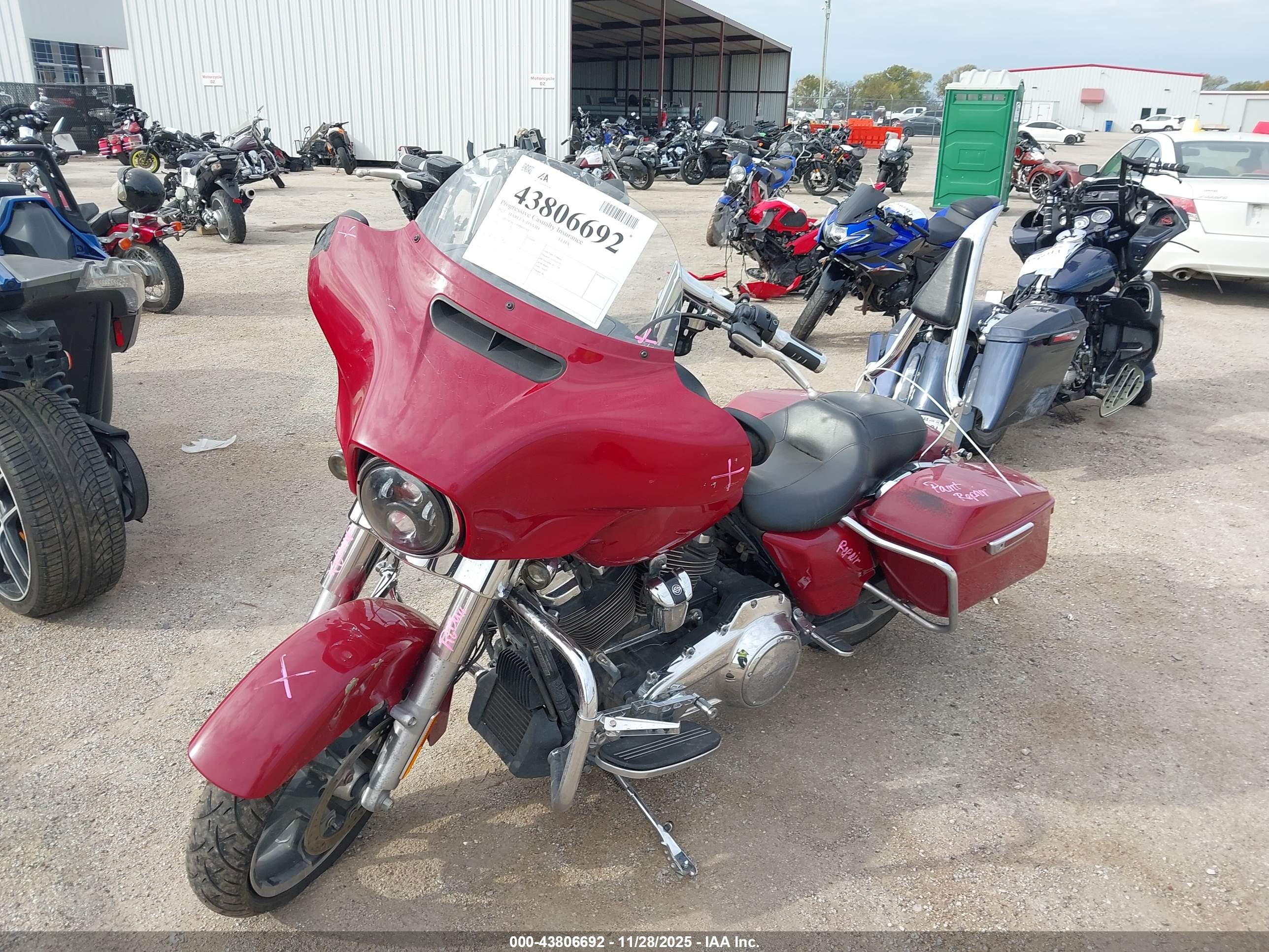 HARLEY-DAVIDSON FLHX image 2