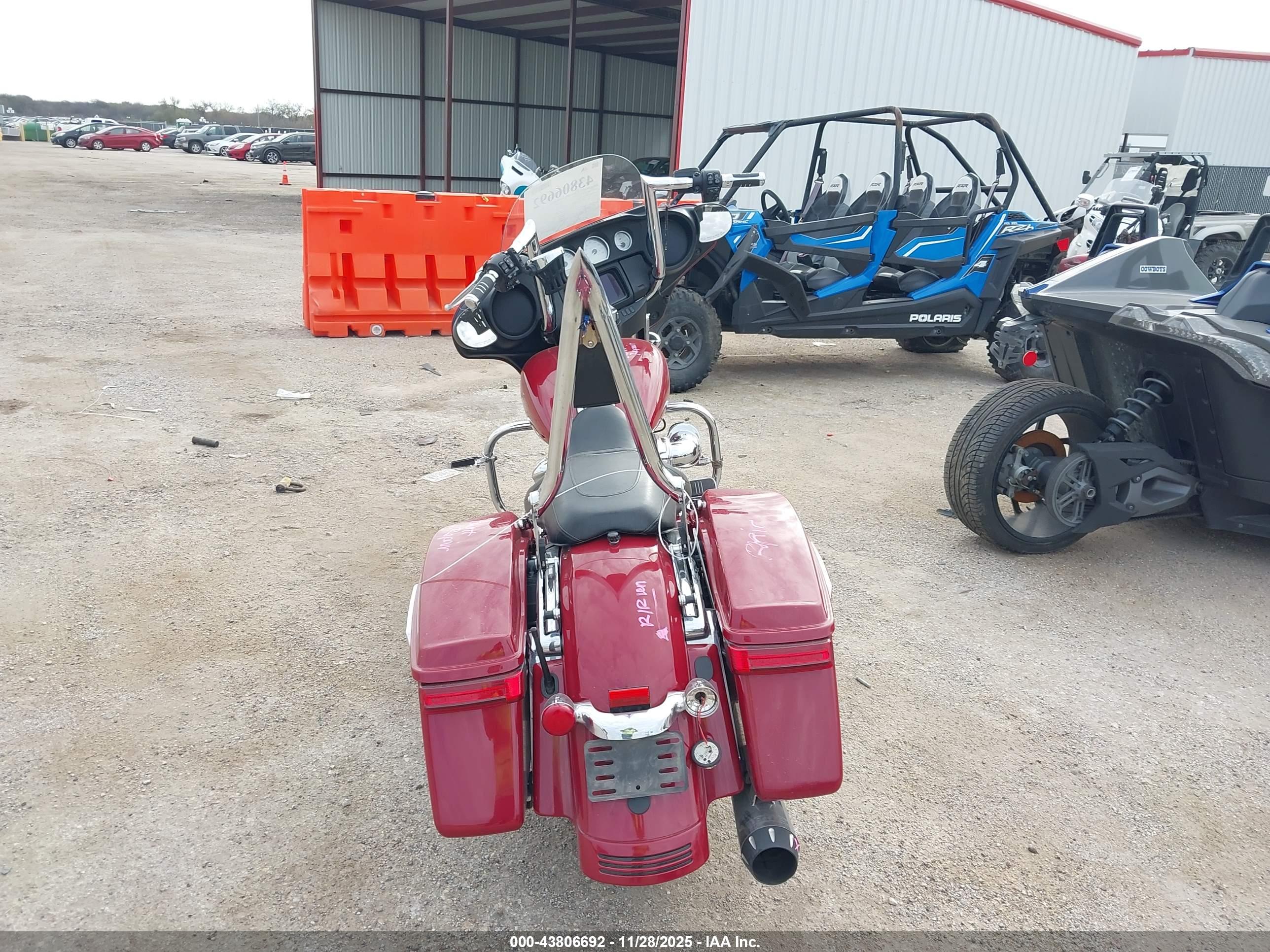 HARLEY-DAVIDSON FLHX image 6