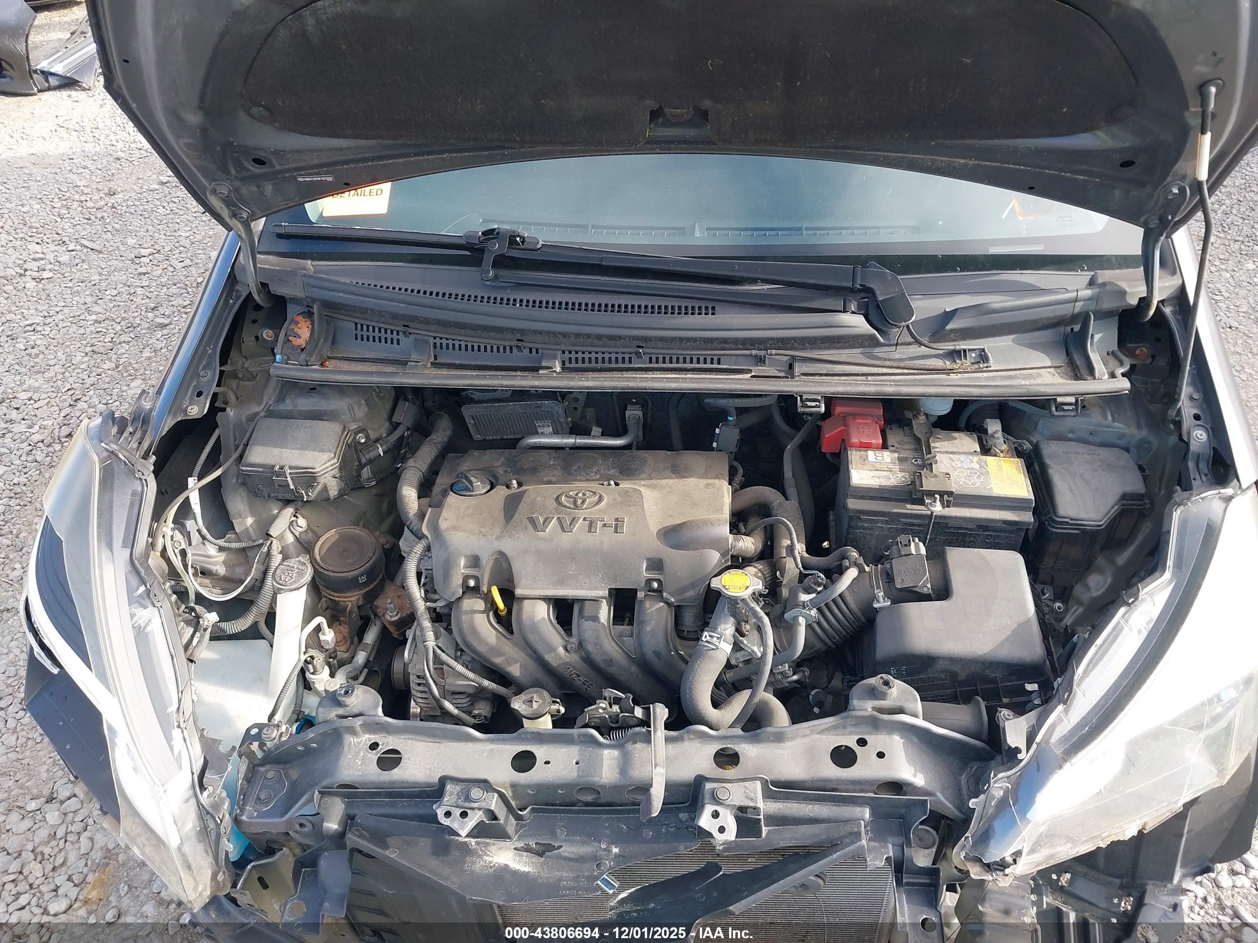TOYOTA YARIS image 10