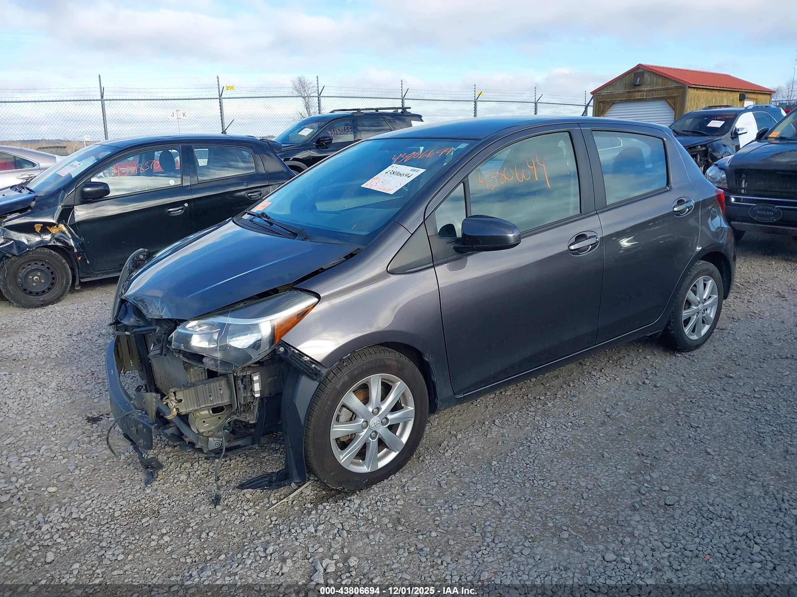 TOYOTA YARIS image 2