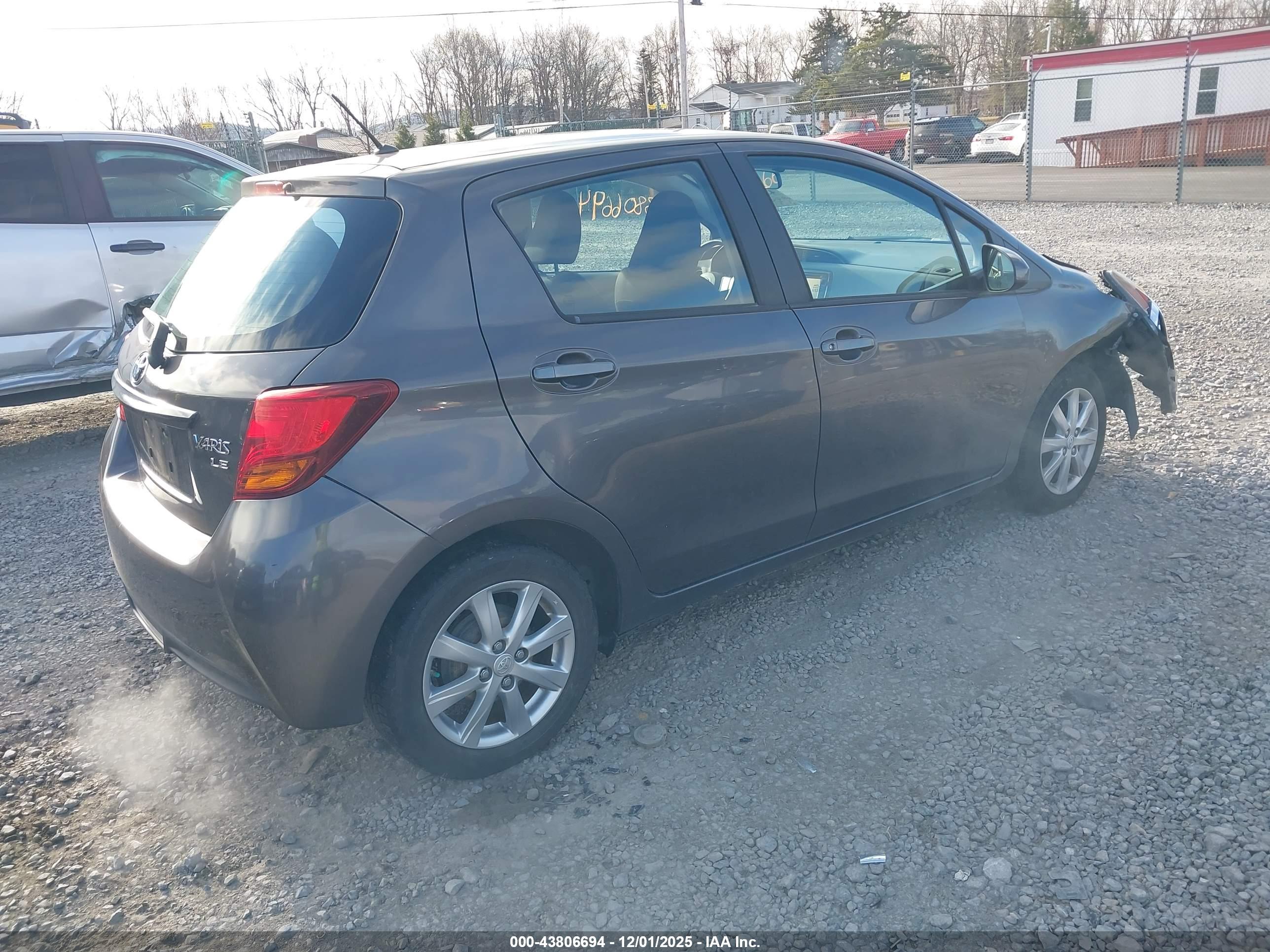 TOYOTA YARIS image 4