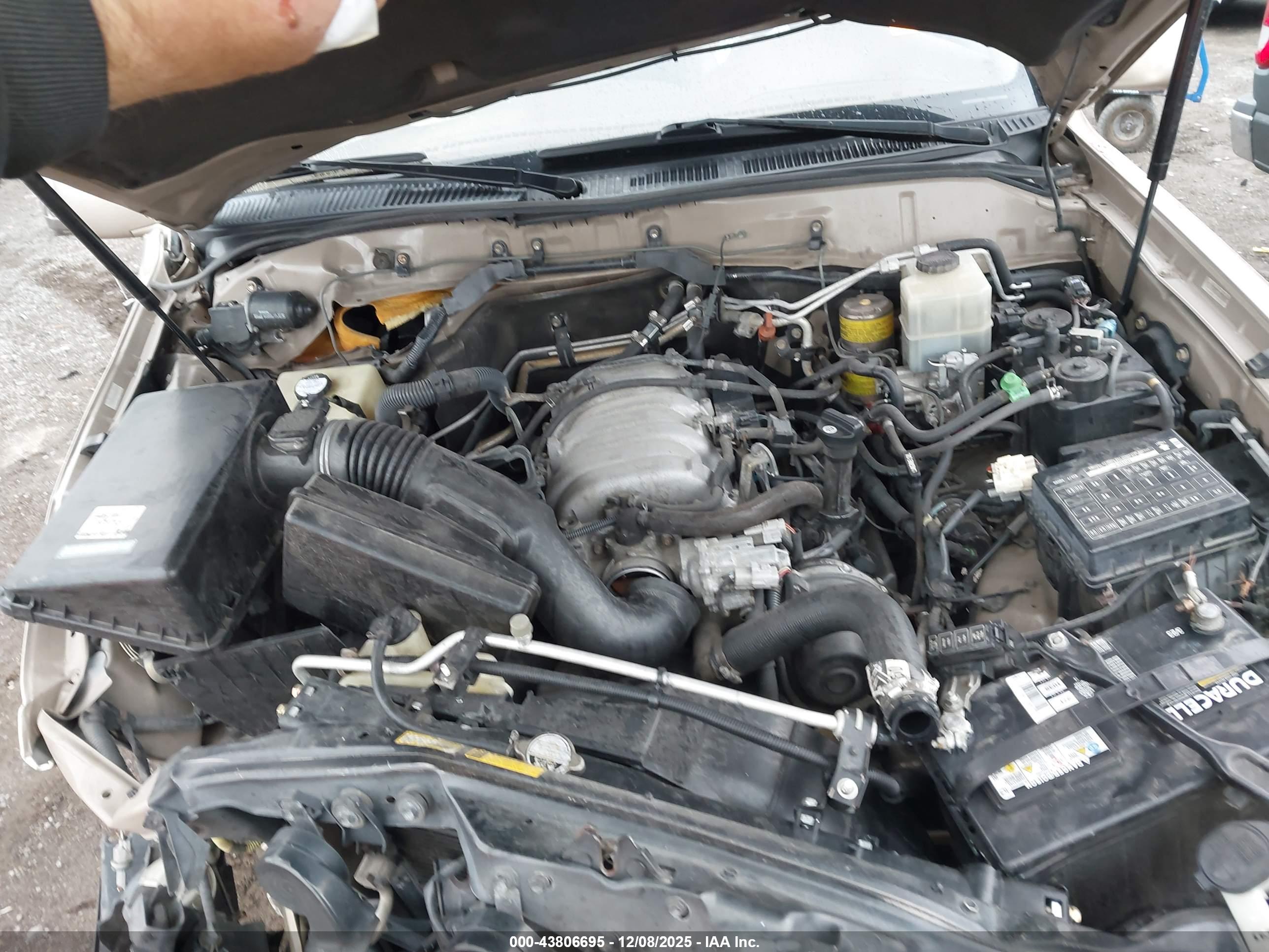 LEXUS LX image 10