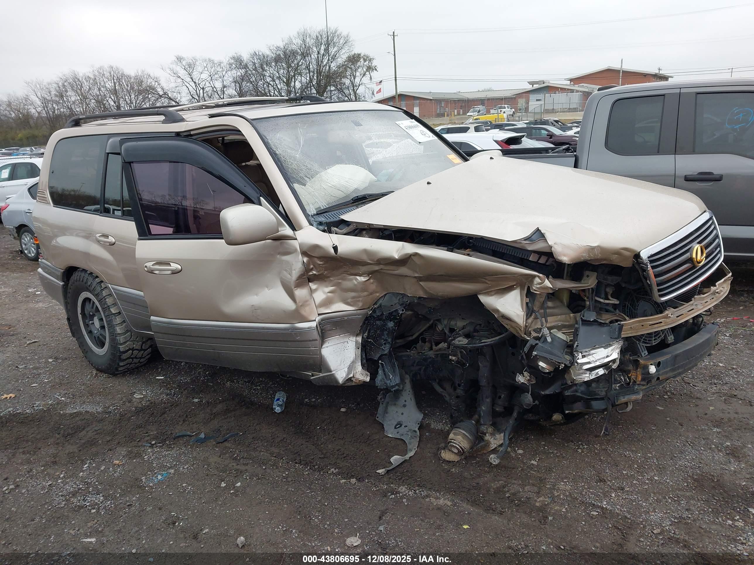 LEXUS LX image 6