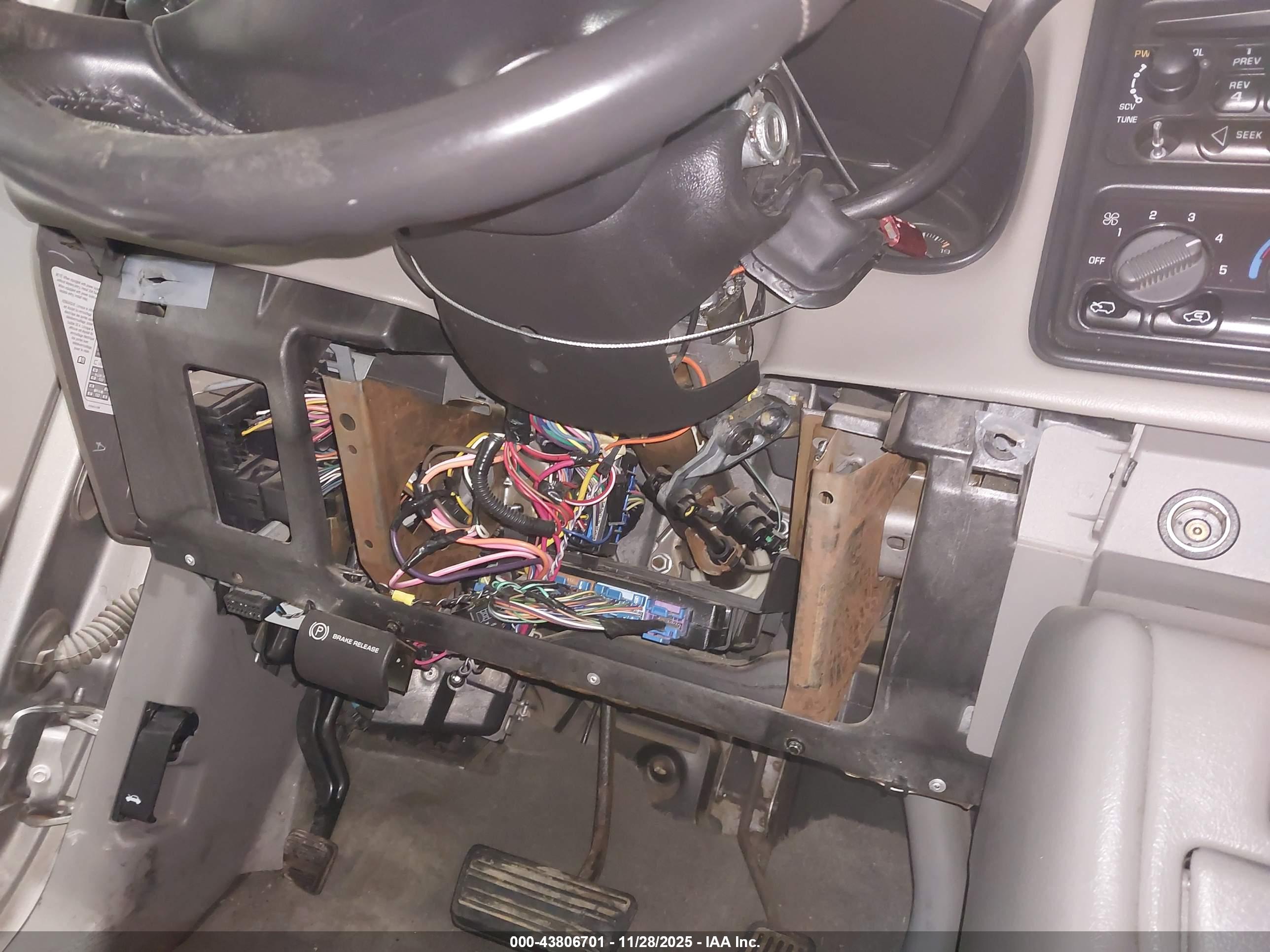 GMC SIERRA image 6