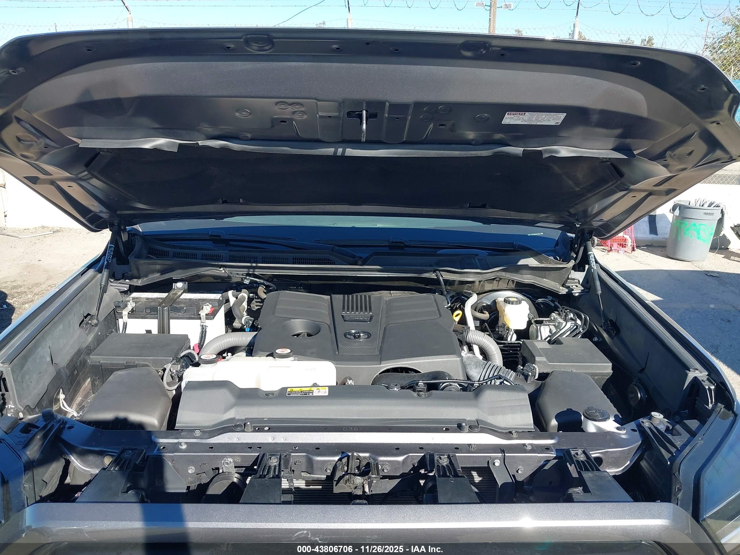 TOYOTA TUNDRA image 10
