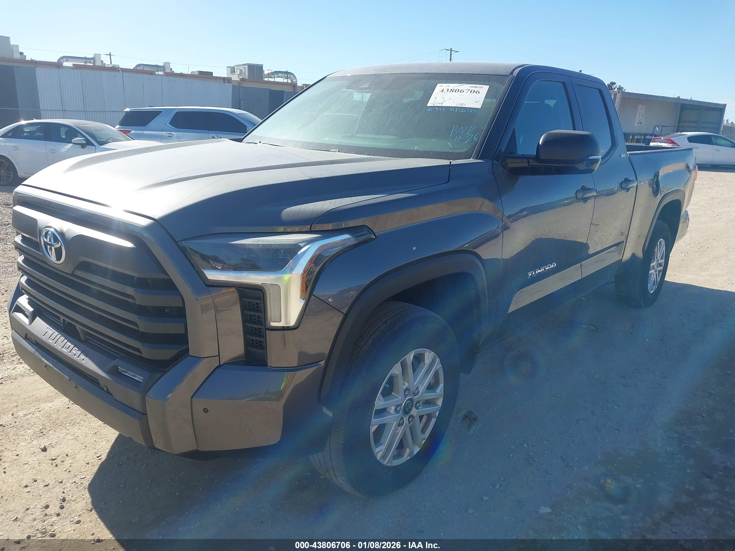 TOYOTA TUNDRA image 2