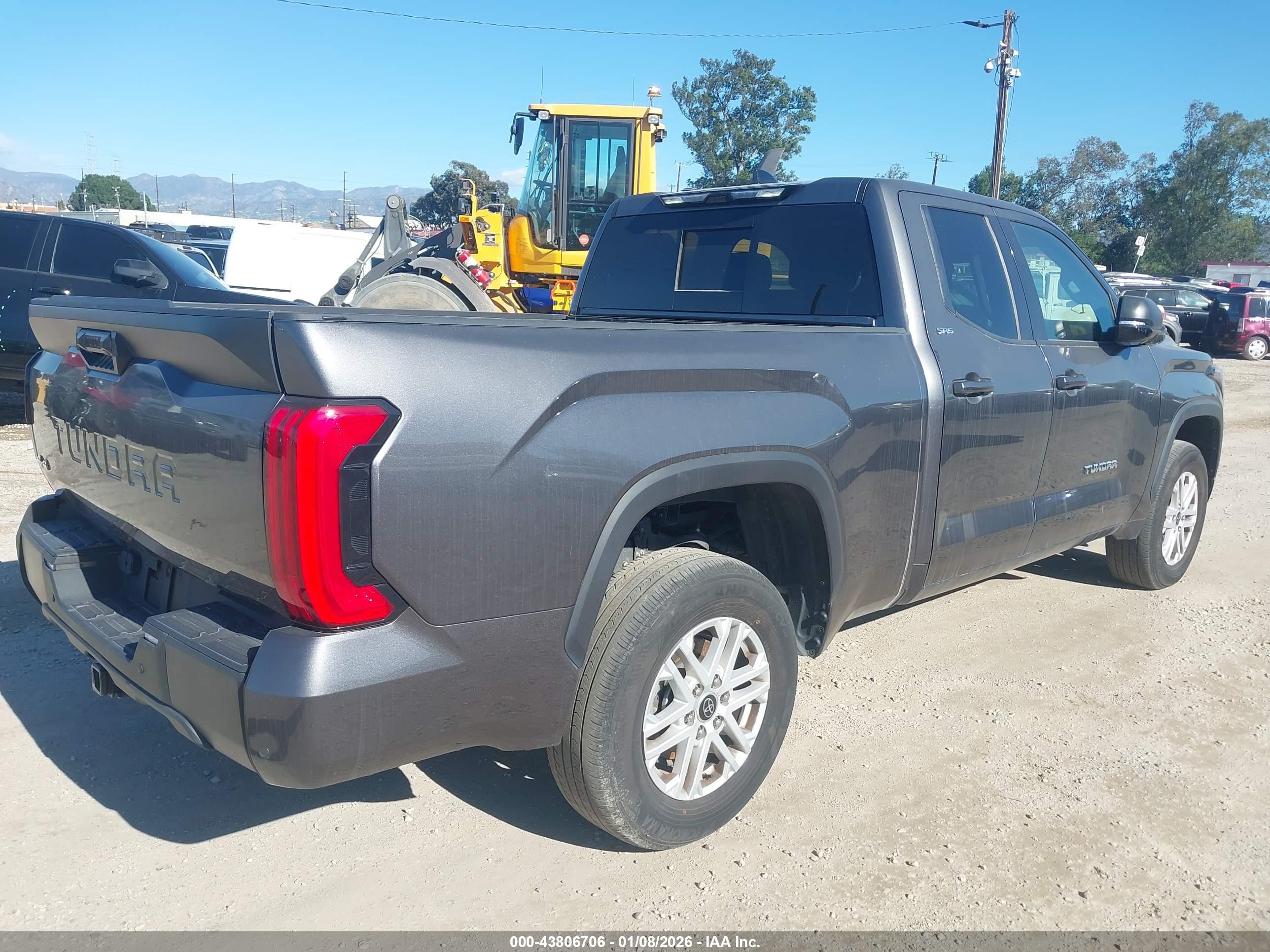 TOYOTA TUNDRA image 4