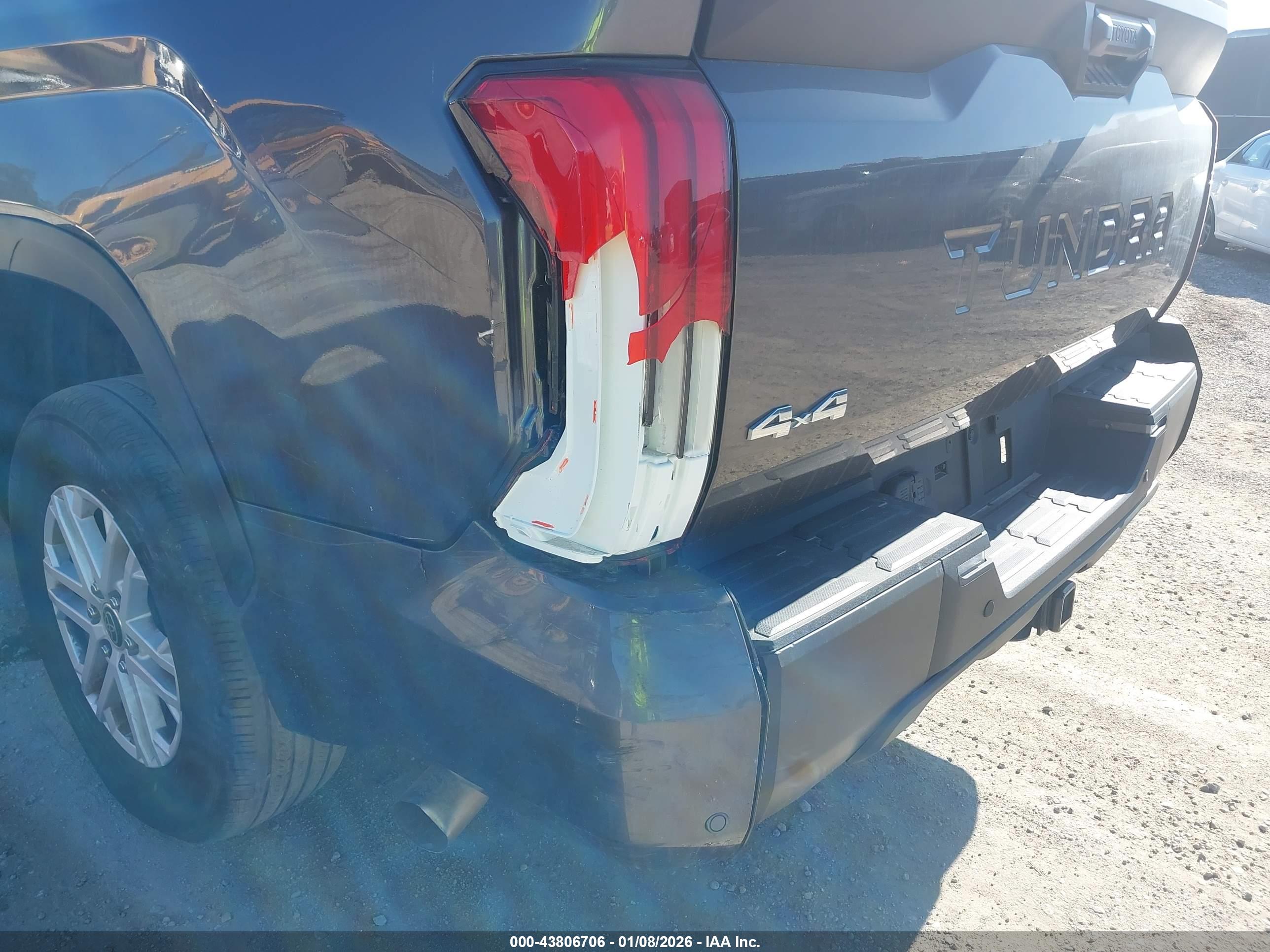 TOYOTA TUNDRA image 6