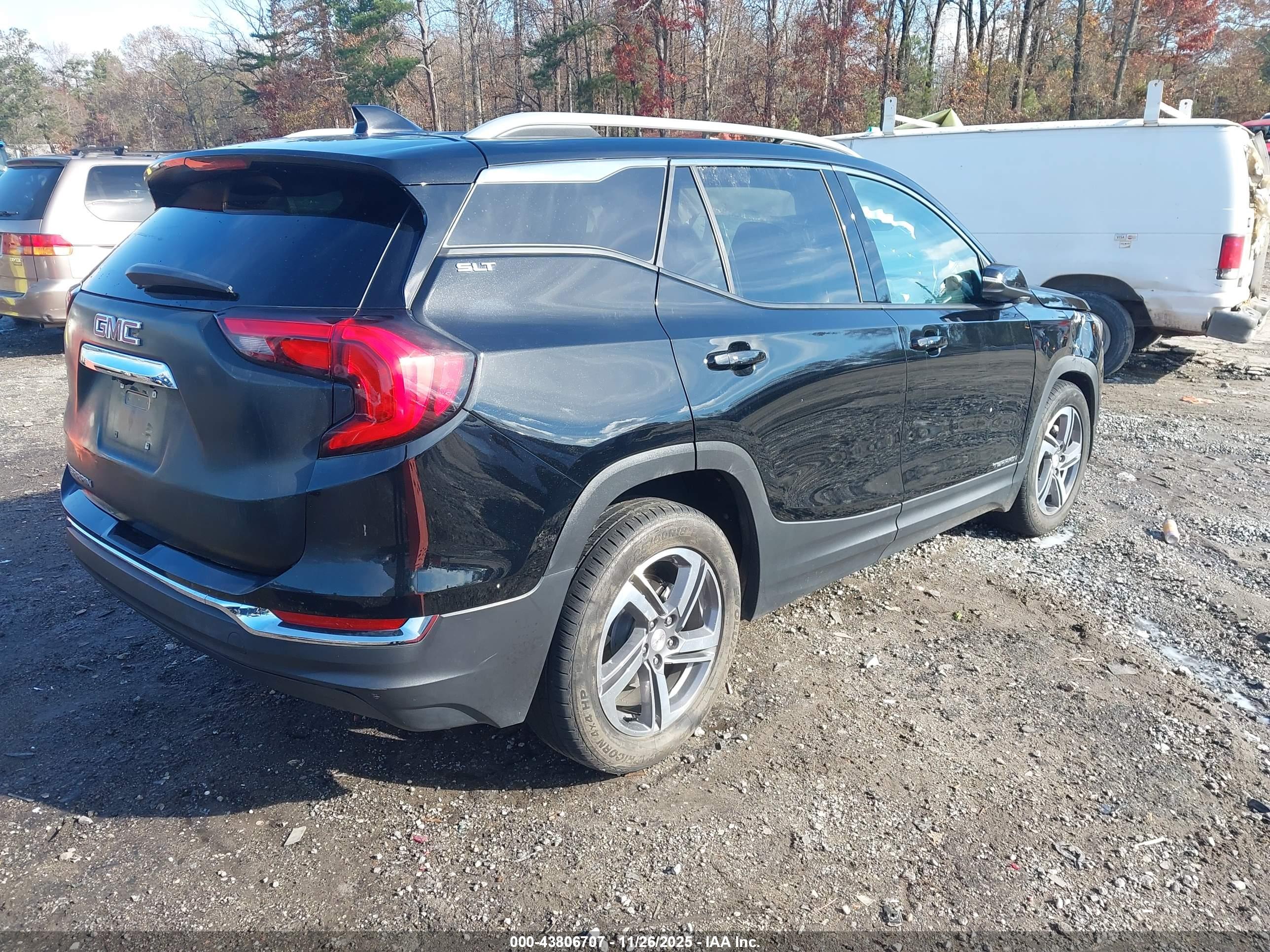 GMC TERRAIN image 4