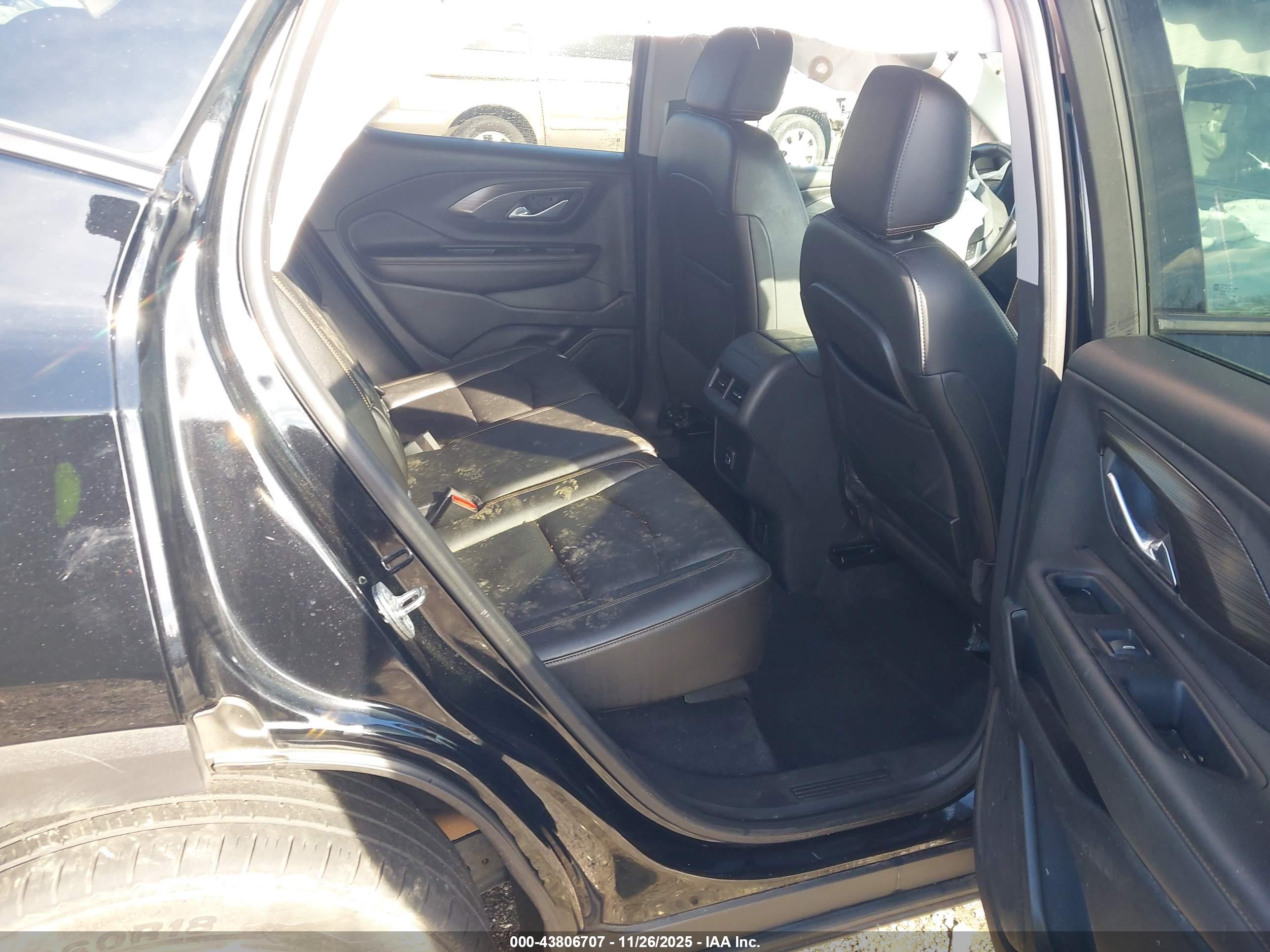 GMC TERRAIN image 8