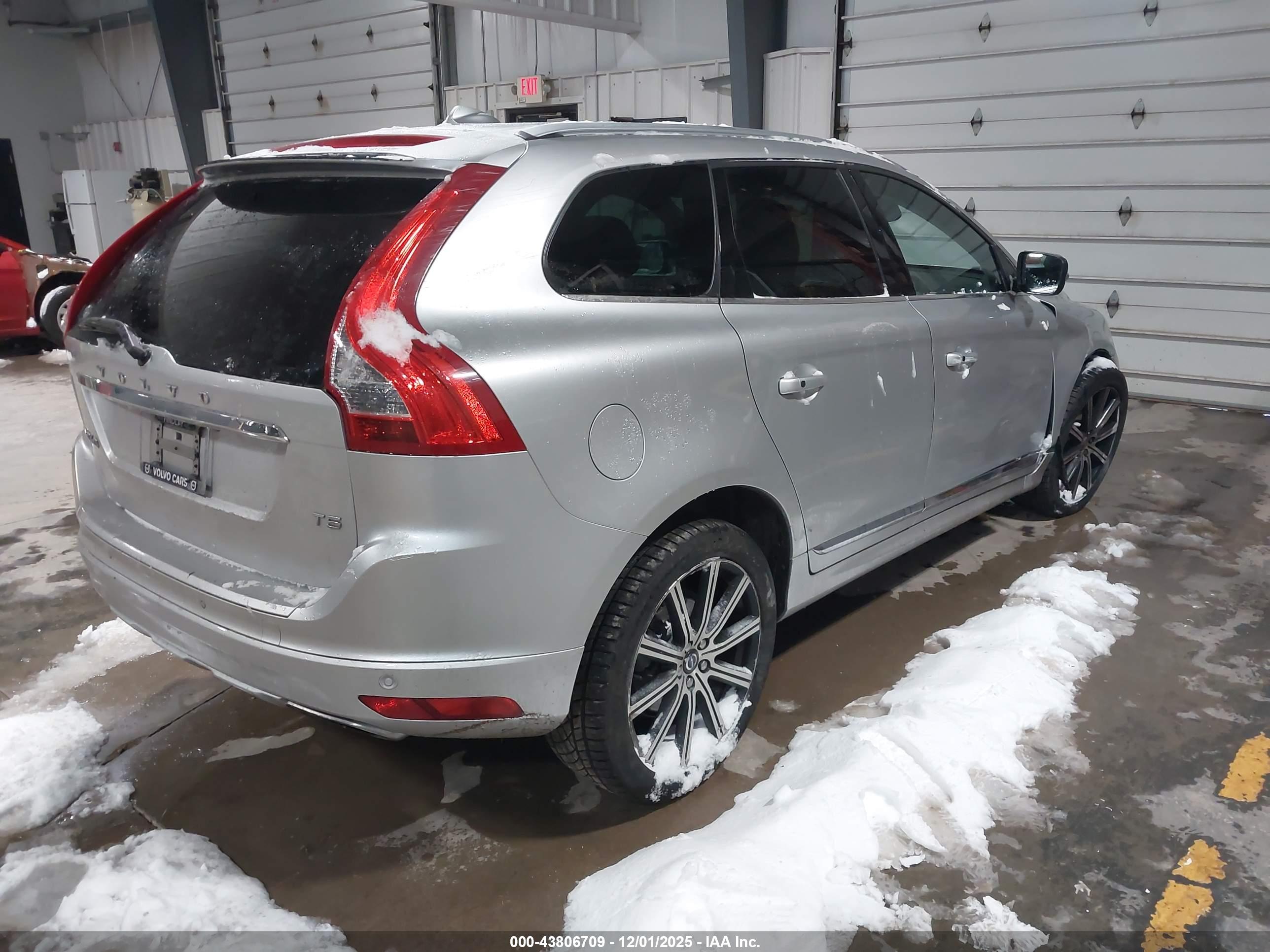 VOLVO XC60 image 4
