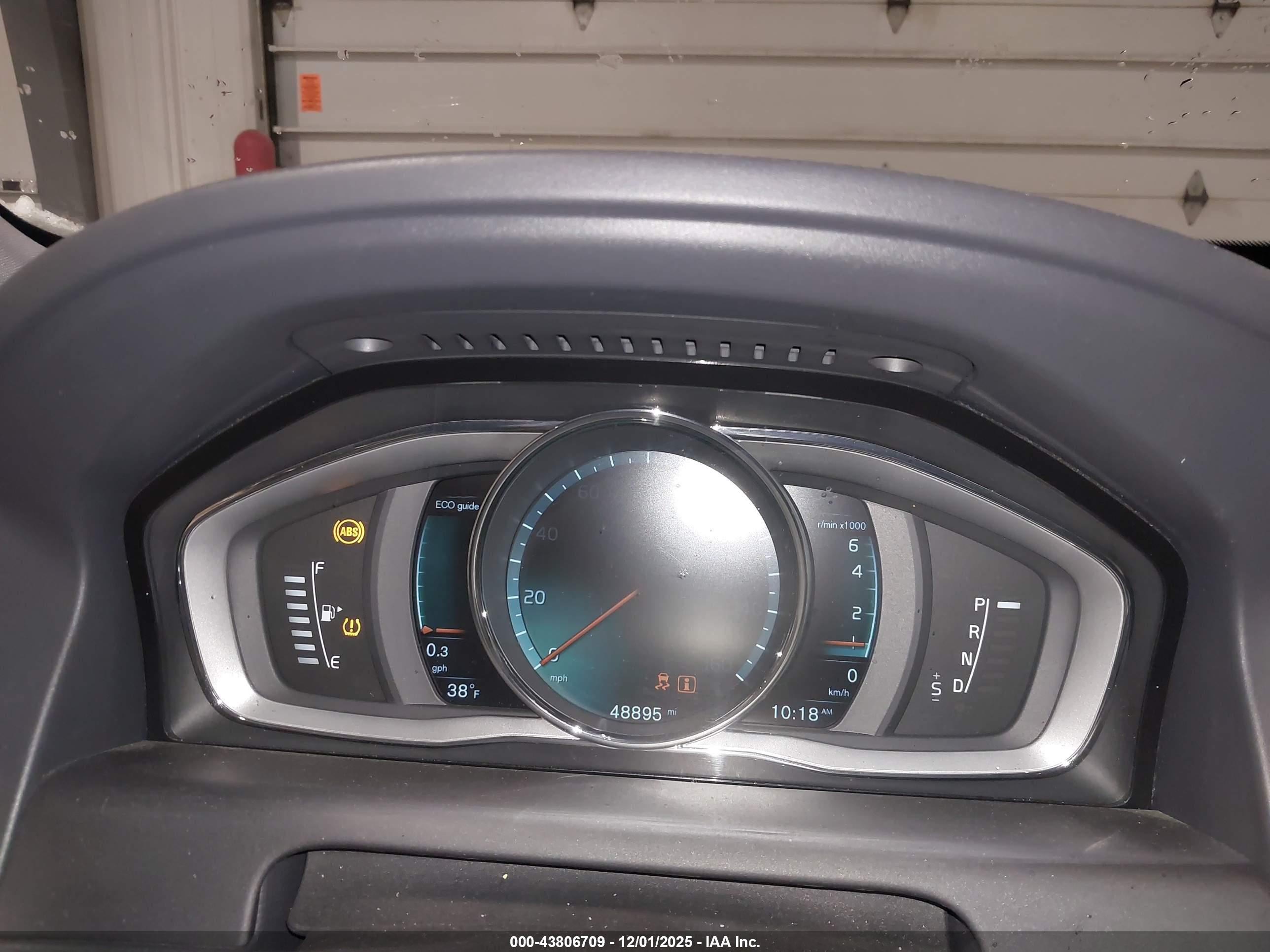 VOLVO XC60 image 7