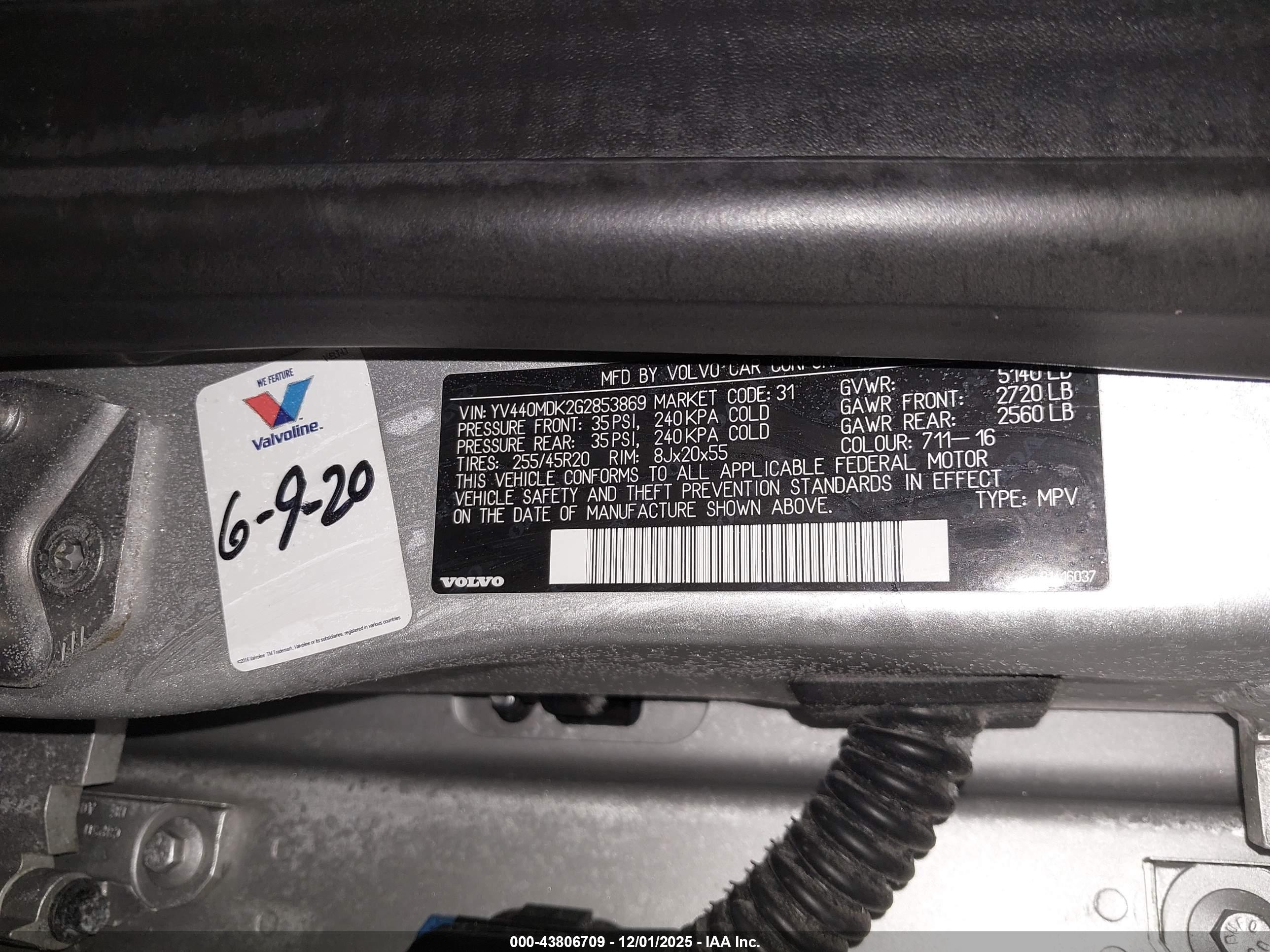 VOLVO XC60 image 9