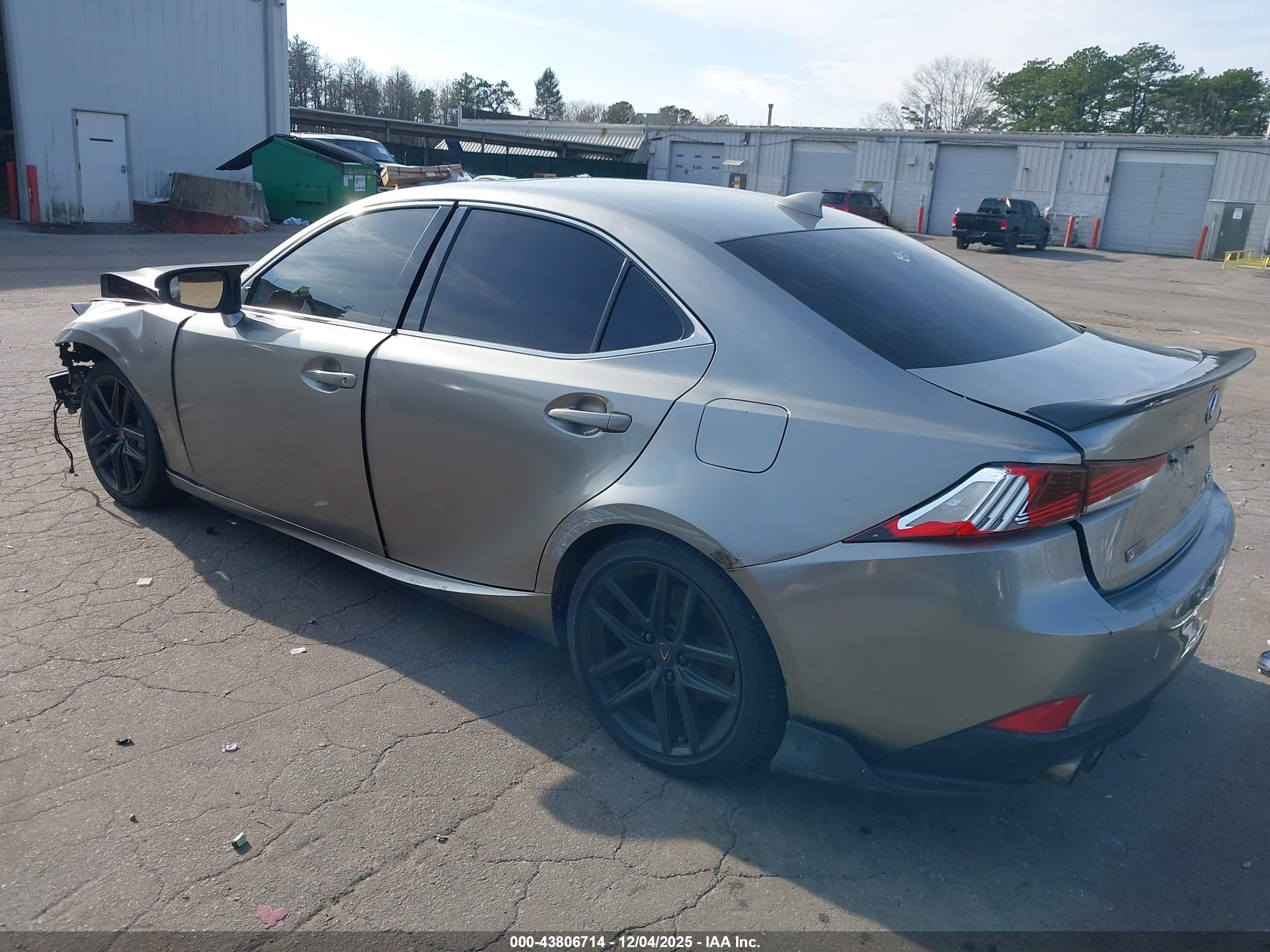 LEXUS IS image 3
