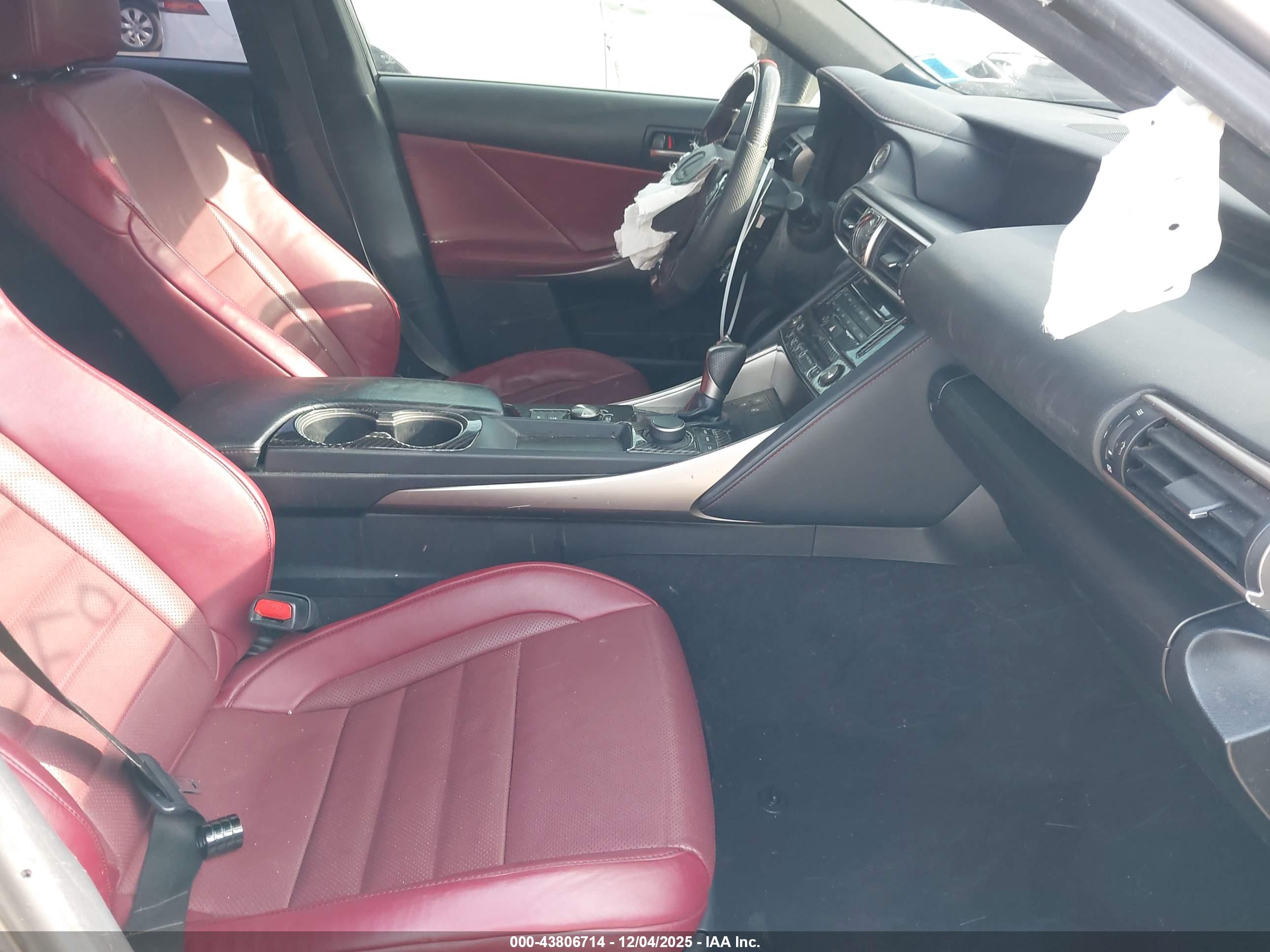 LEXUS IS image 5