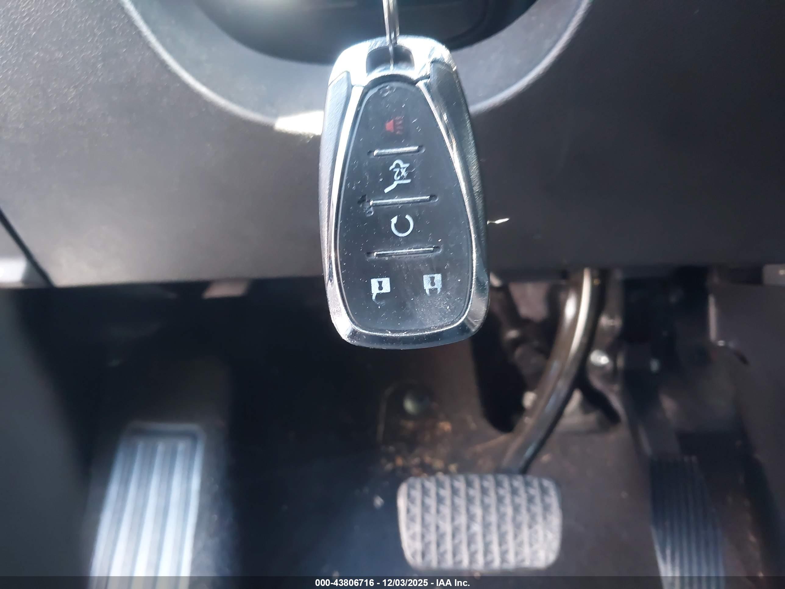 CHEVROLET EQUINOX image 11