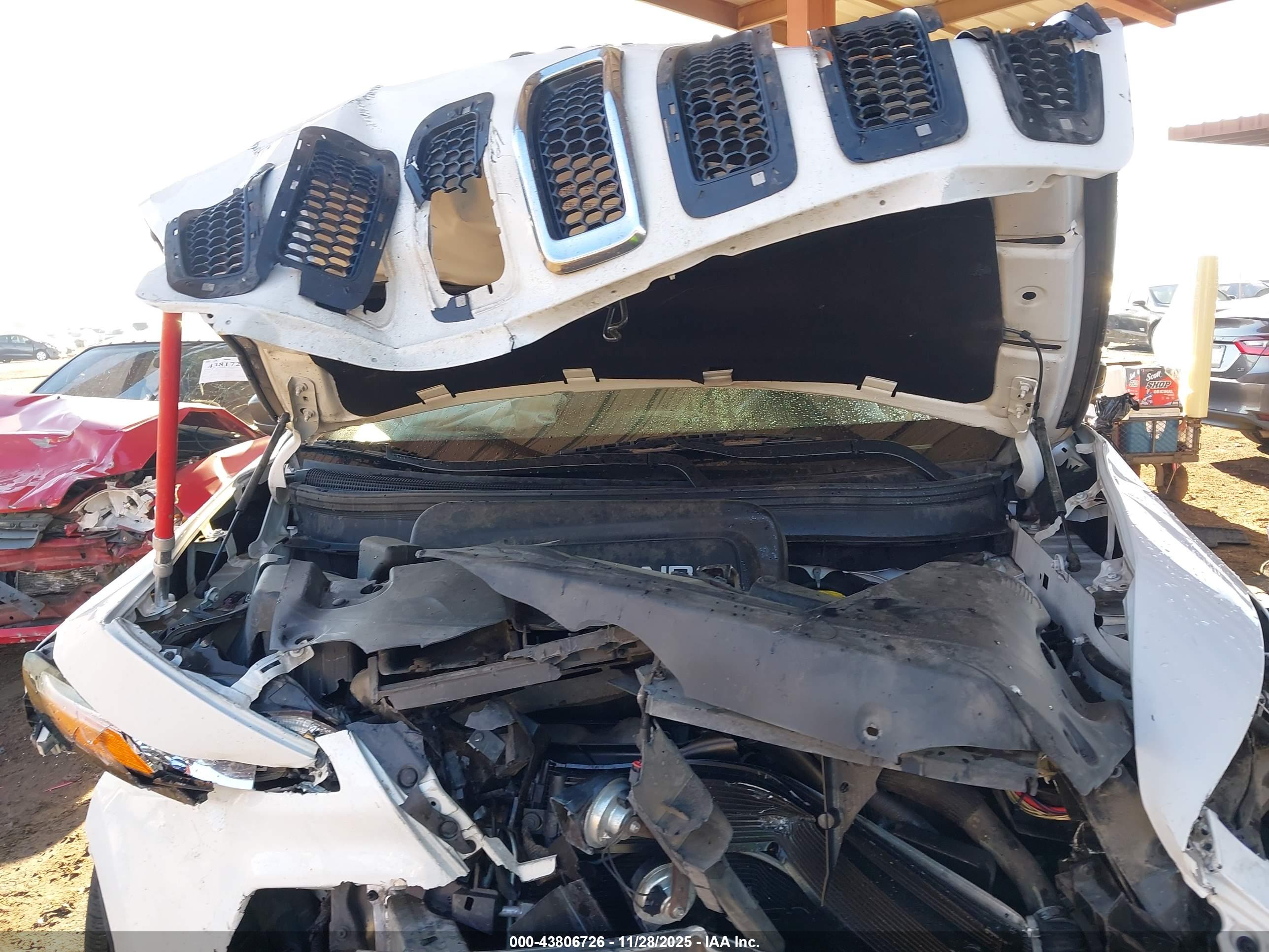 JEEP CHEROKEE image 10