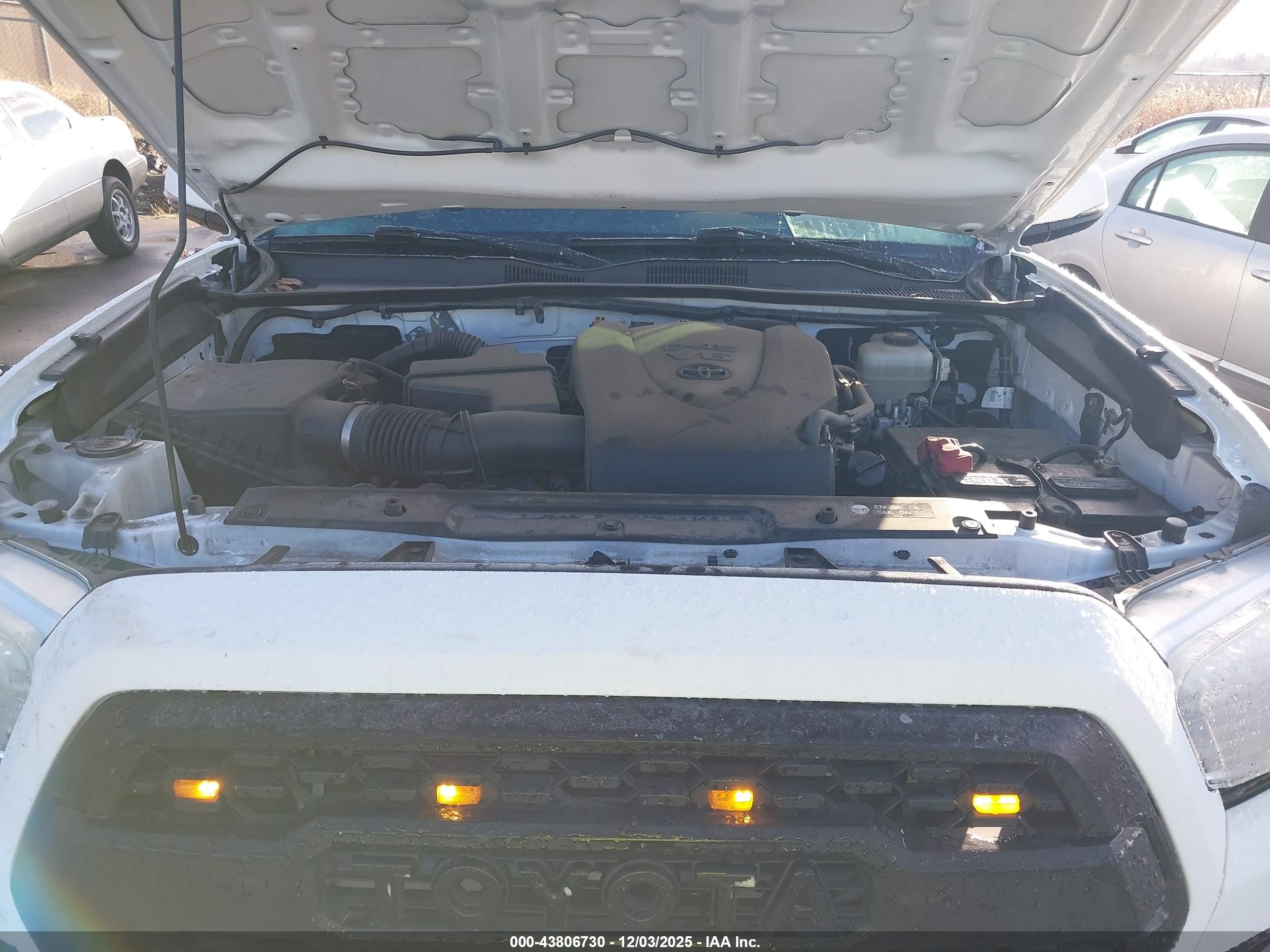 TOYOTA TACOMA image 10