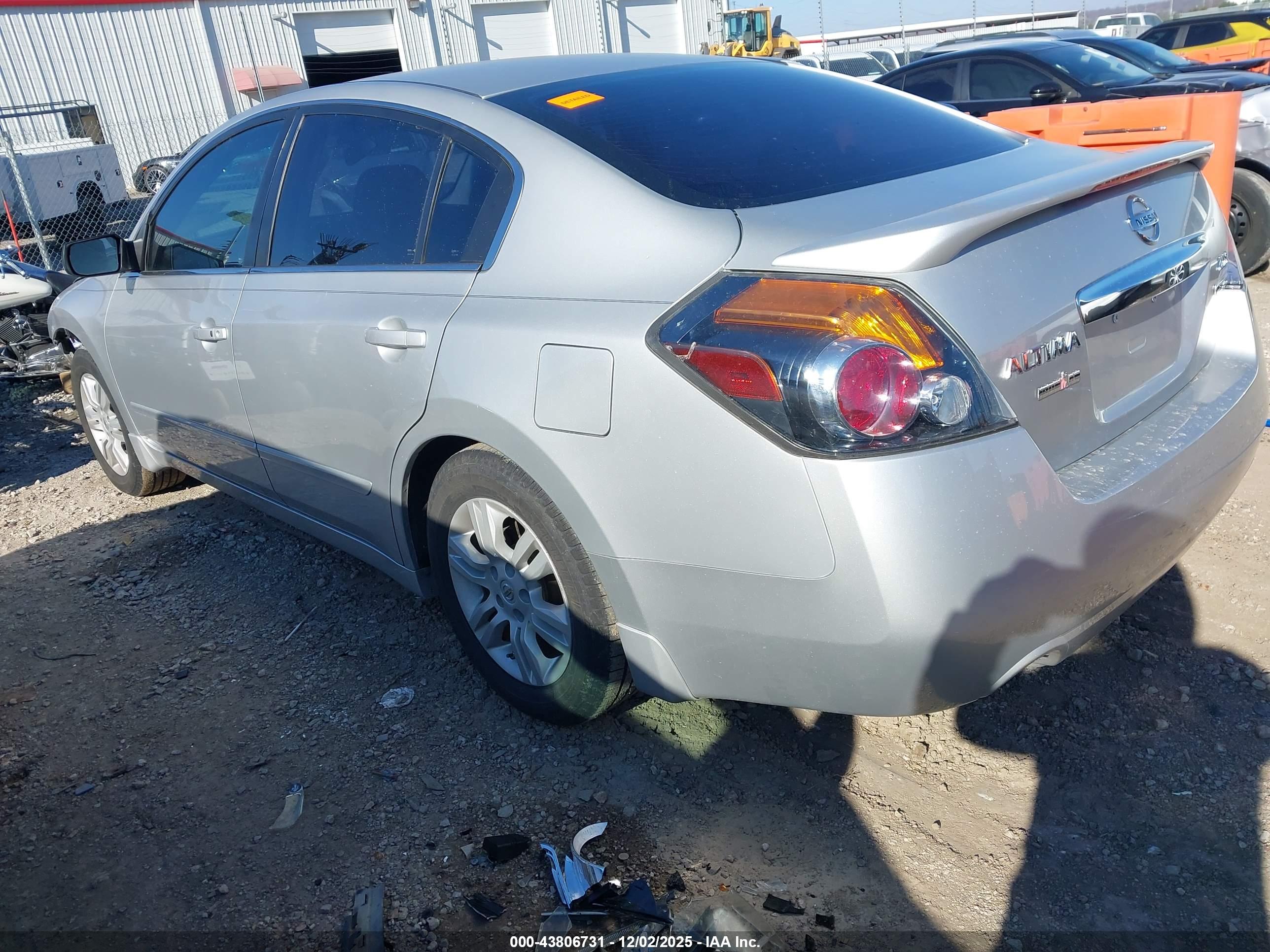 NISSAN ALTIMA image 3