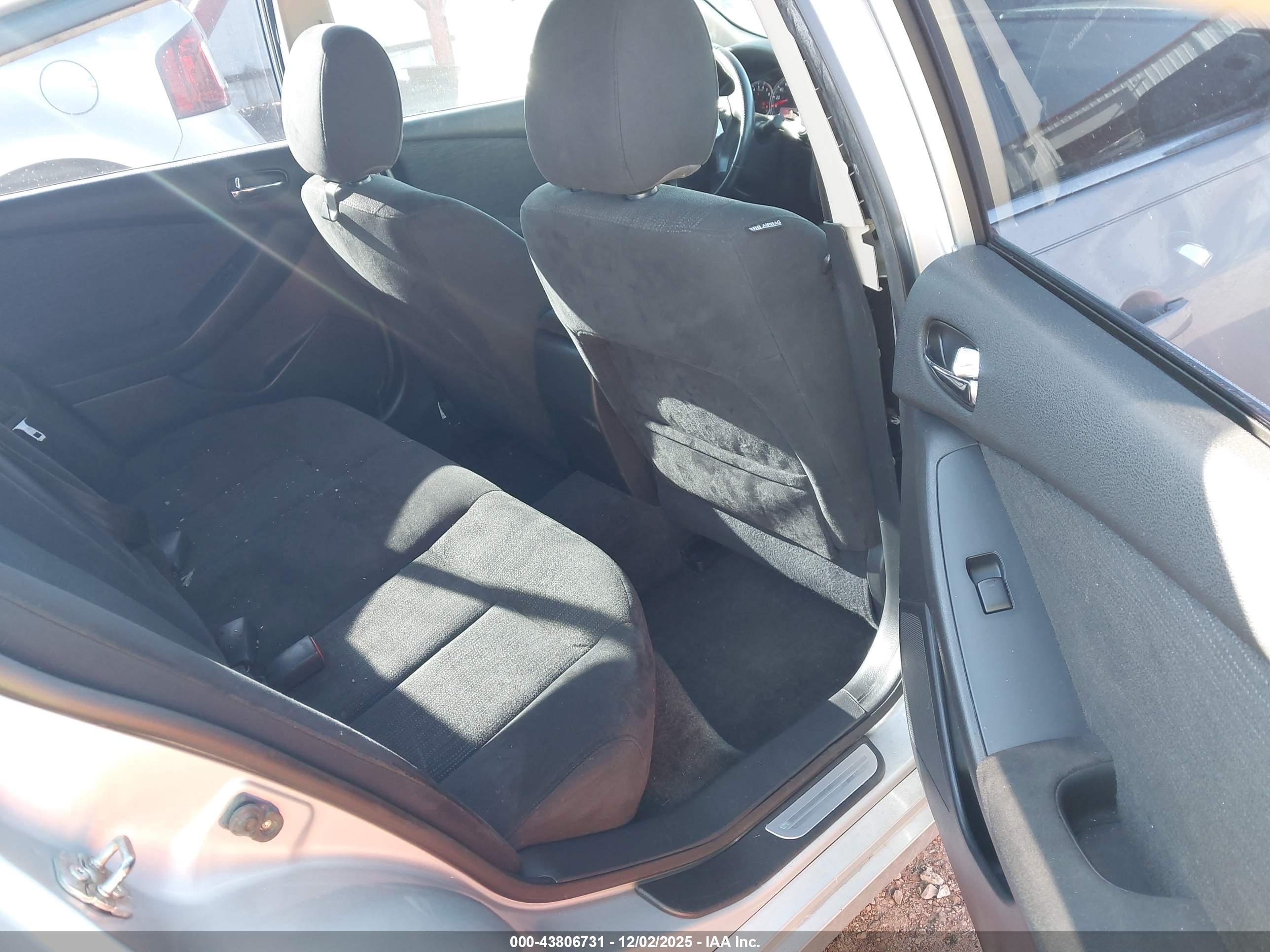 NISSAN ALTIMA image 8