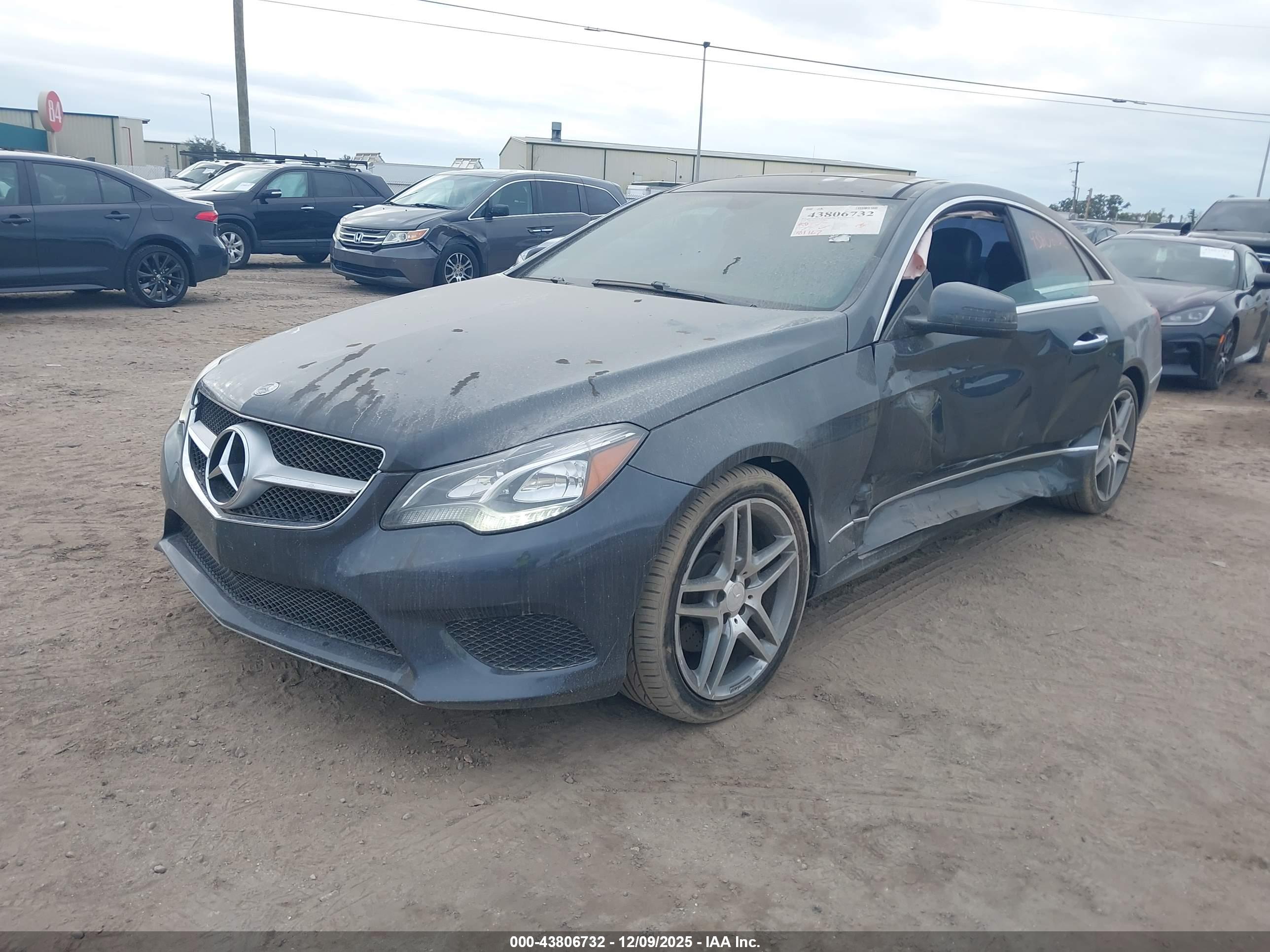 MERCEDES-BENZ E image 2