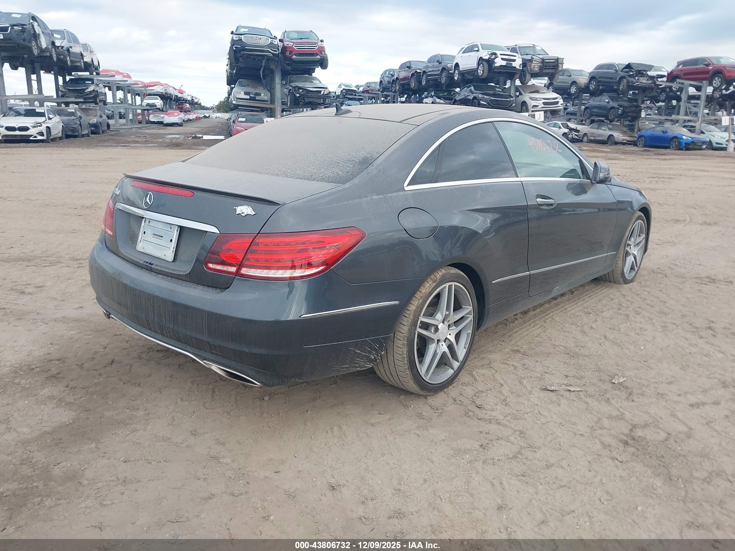 MERCEDES-BENZ E image 4