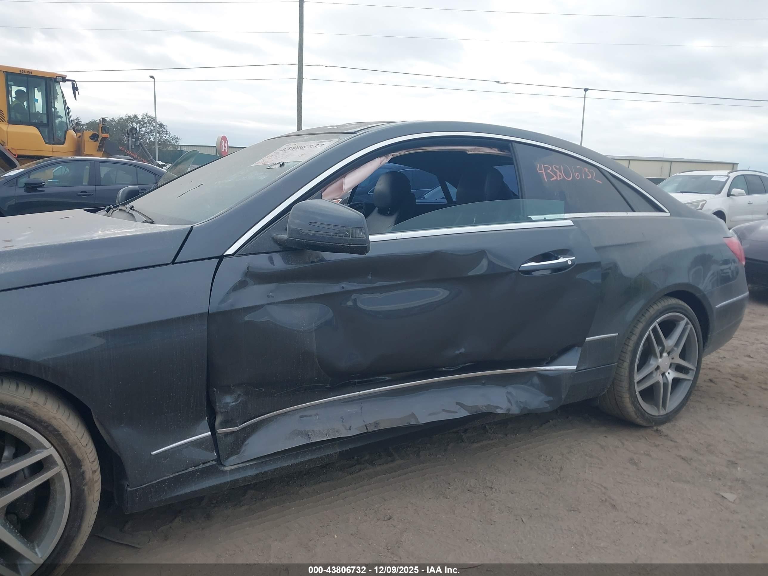 MERCEDES-BENZ E image 6