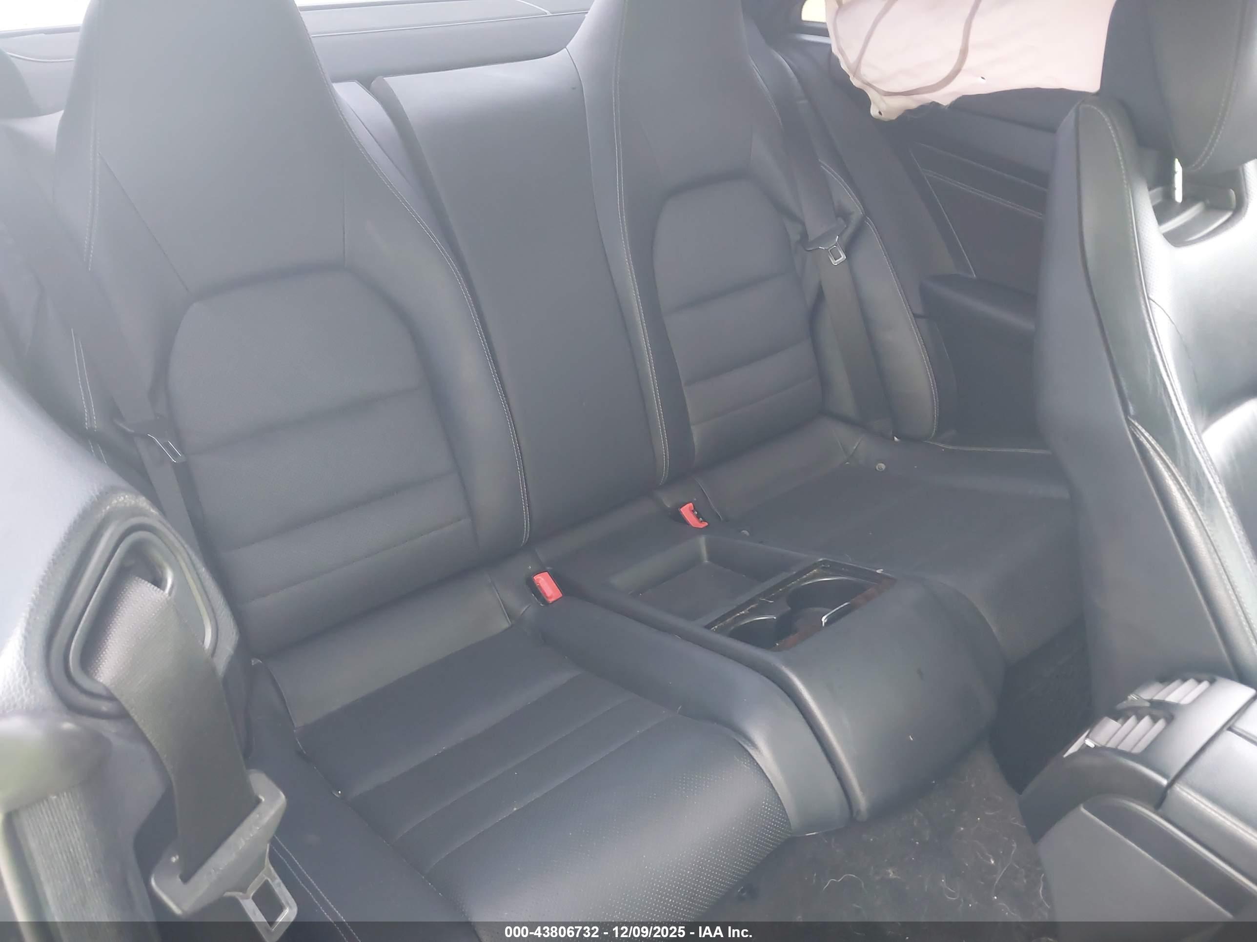 MERCEDES-BENZ E image 8