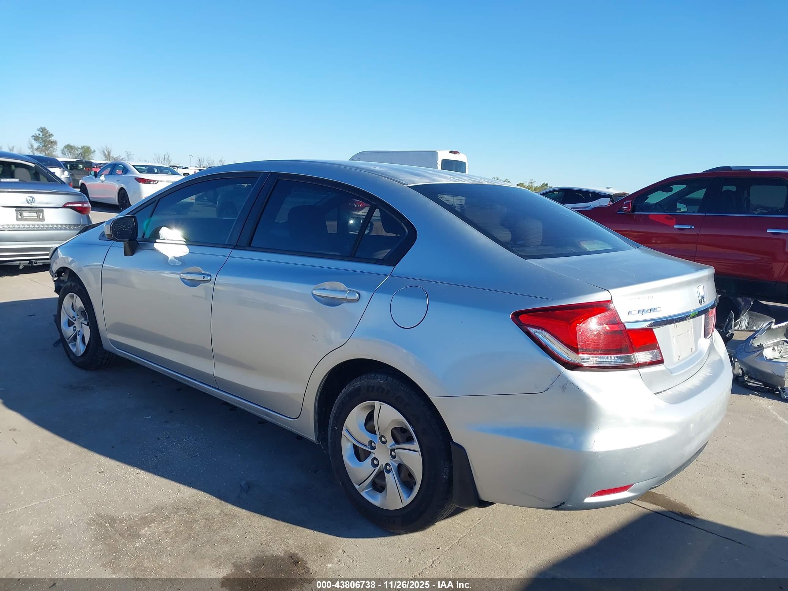 HONDA CIVIC image 3